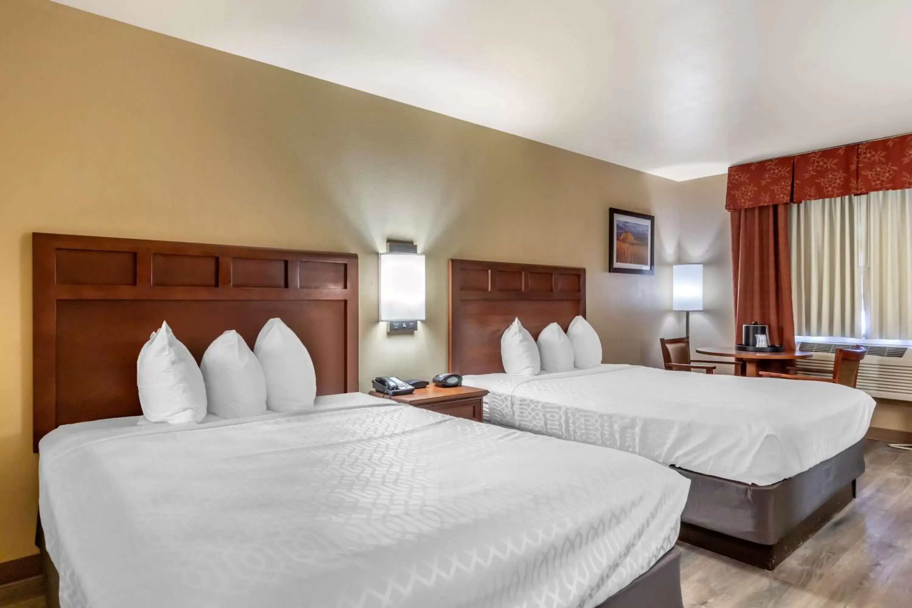 Queen Room with Two Queen Beds - Non-Smoking in Best Western Dos Rios Queen Room with Two Queen Beds - Non-Smoking in Best Western Dos Rios