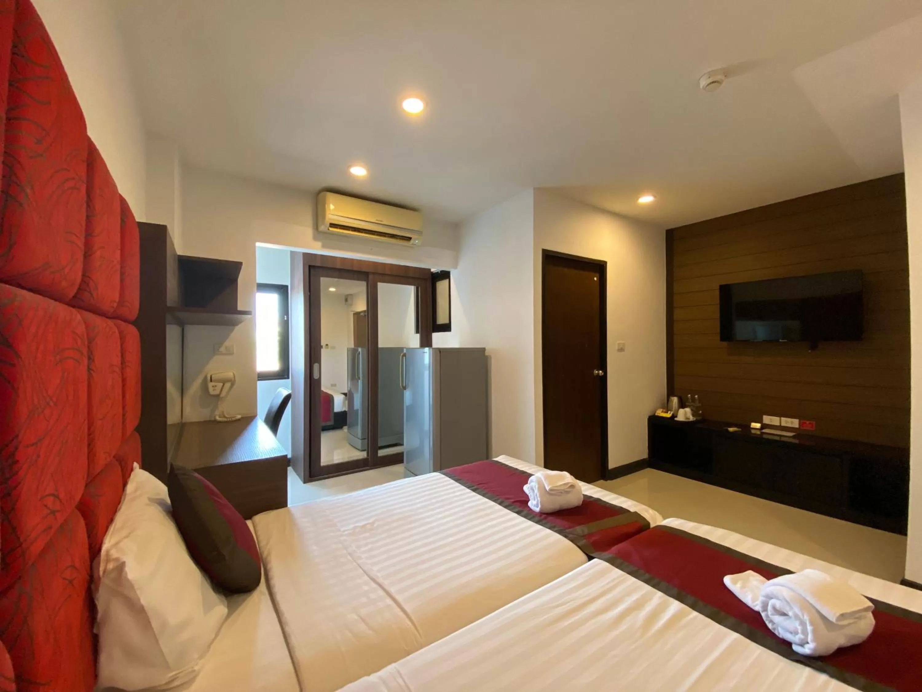 Photo of the whole room, Bed in Le Vernissage by Goad Avadhess Hospitality