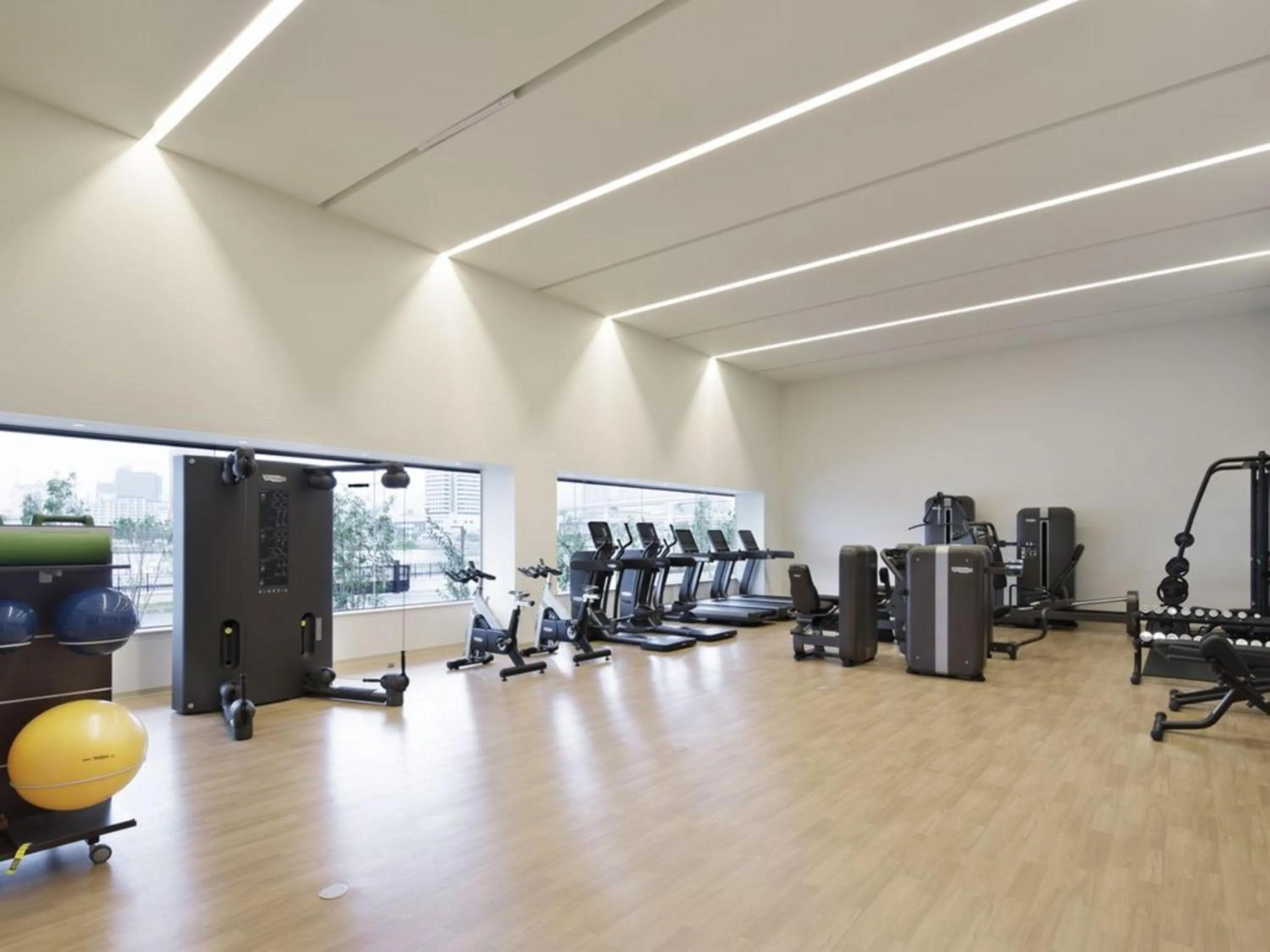 Fitness centre/facilities in Kobe Minato Onsen Ren