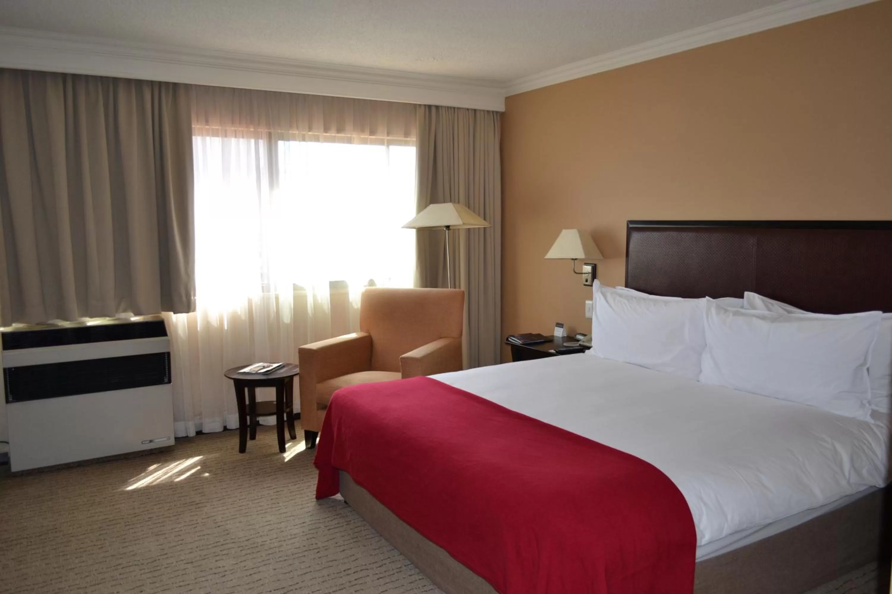 Bedroom, Bed in Southern Sun Pretoria