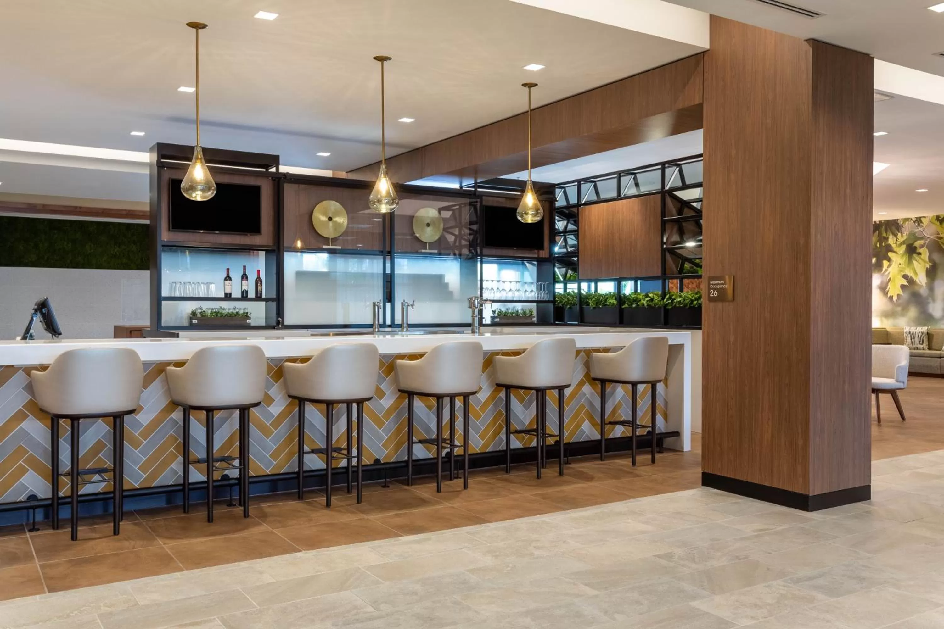 Lounge or bar in Wyndham Garden Orlando Universal / I Drive