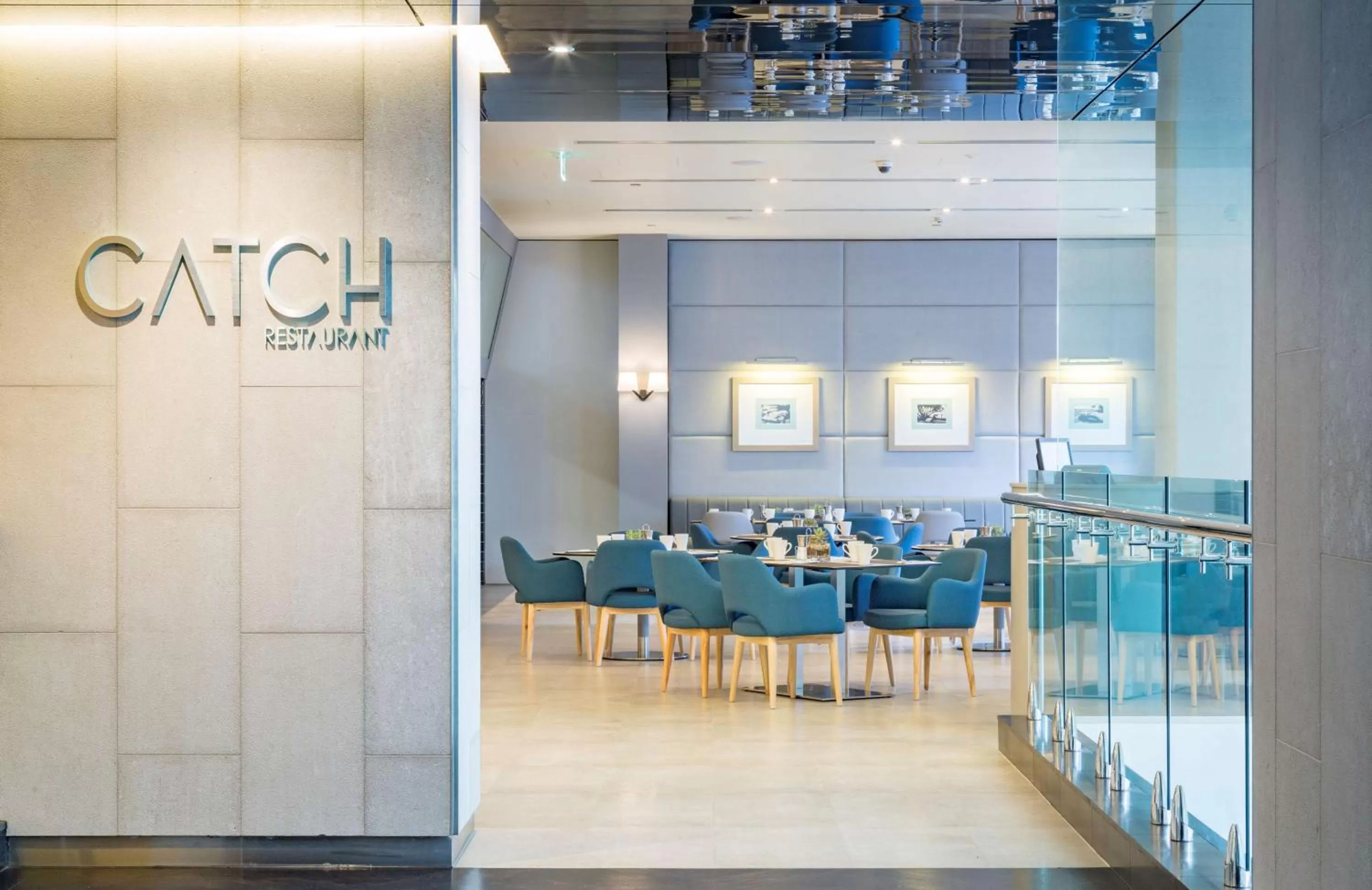 Restaurant/places to eat in Hilton Surfers Paradise Hotel & Residences