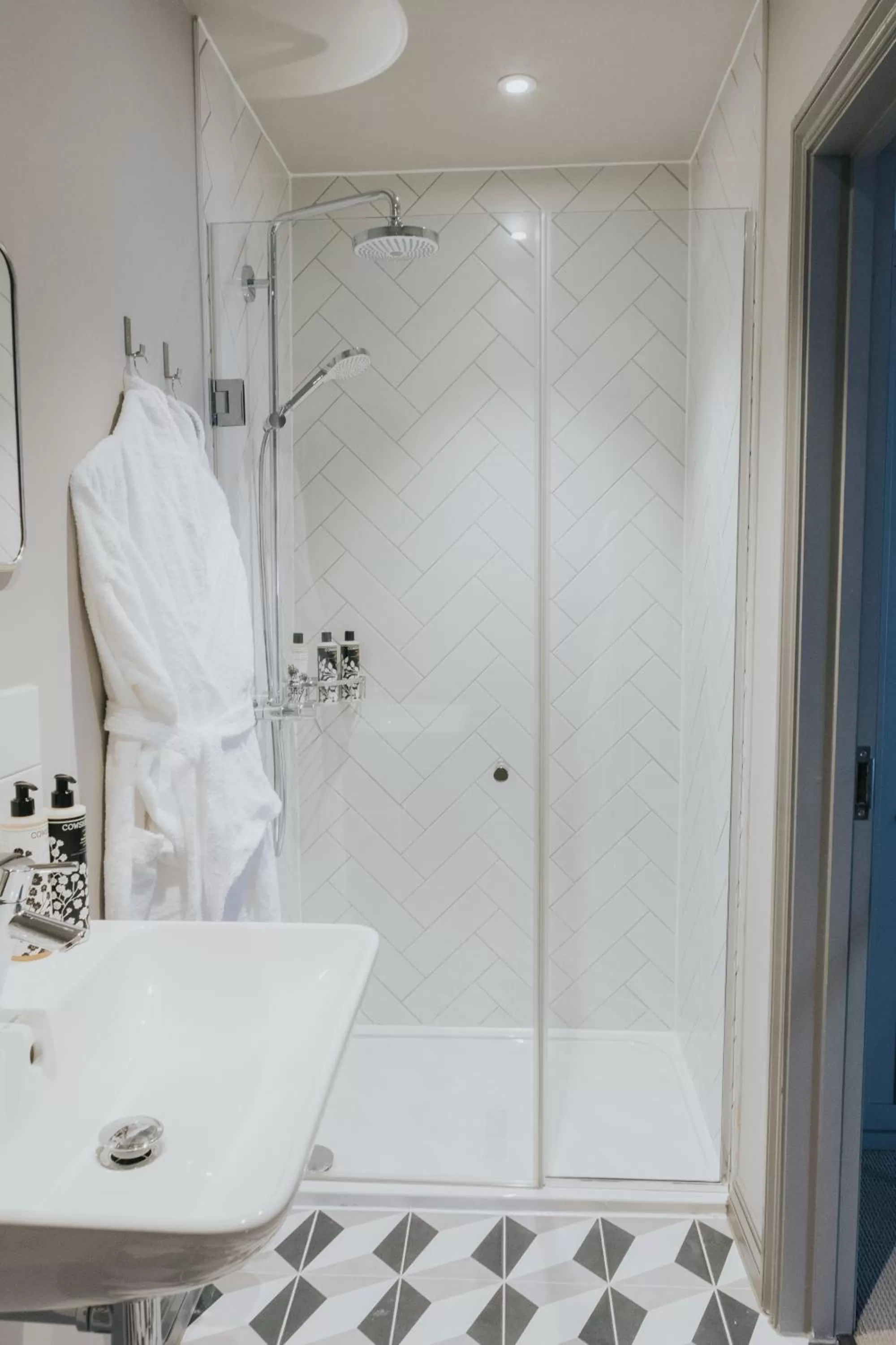 Bathroom in The Ginger Pig