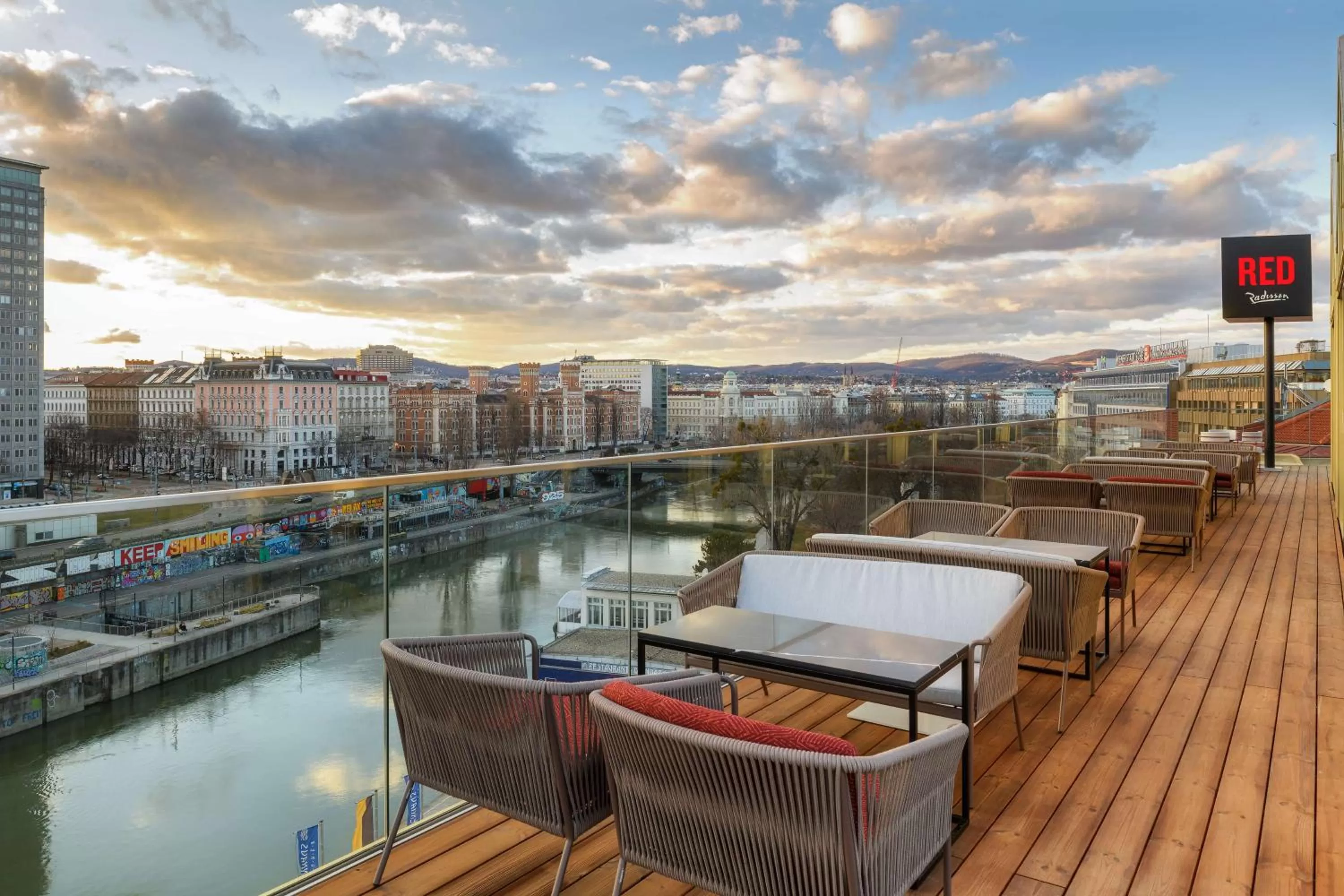 Lounge or bar in Radisson RED Hotel, Vienna