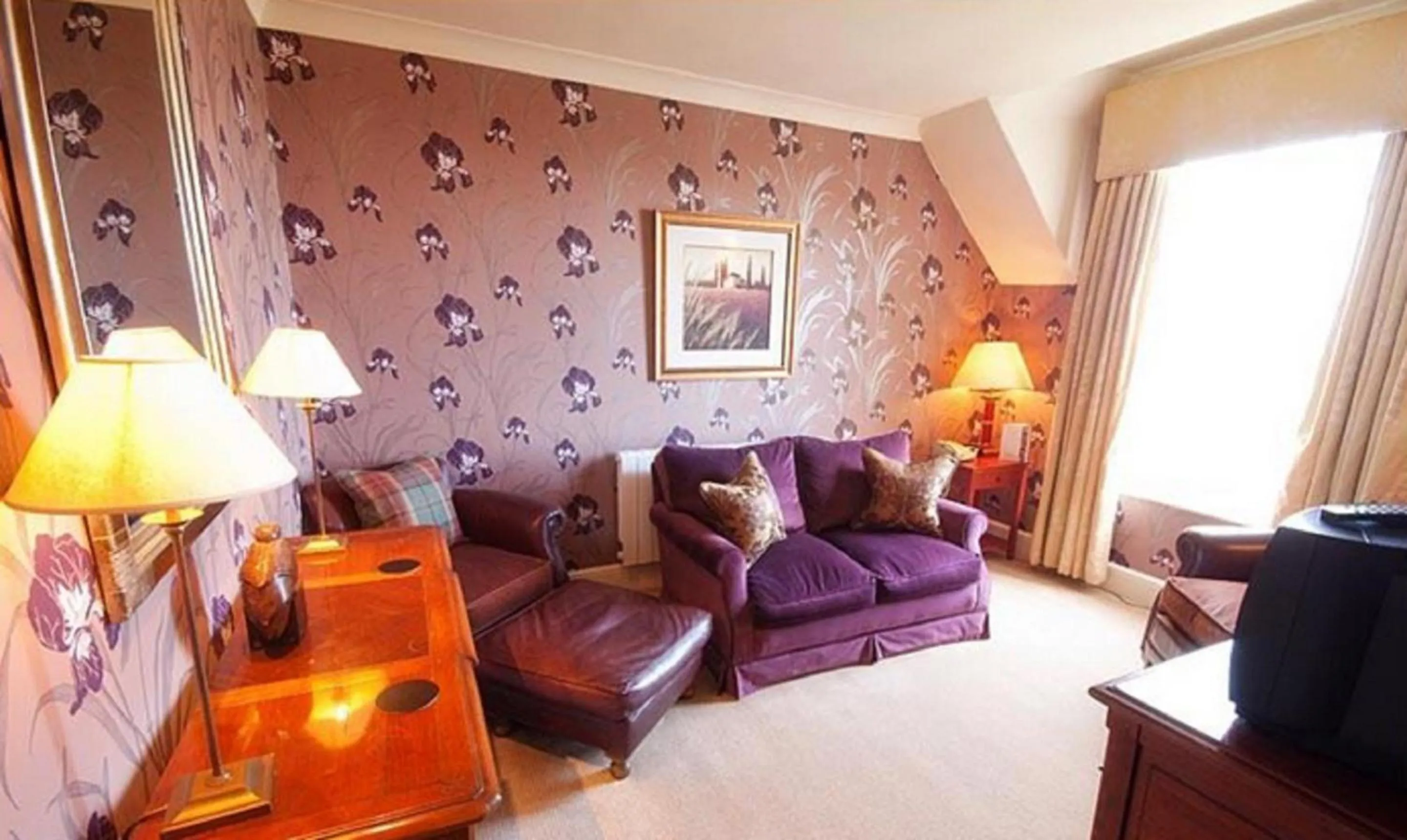 Seating area in Wentworth Hotel