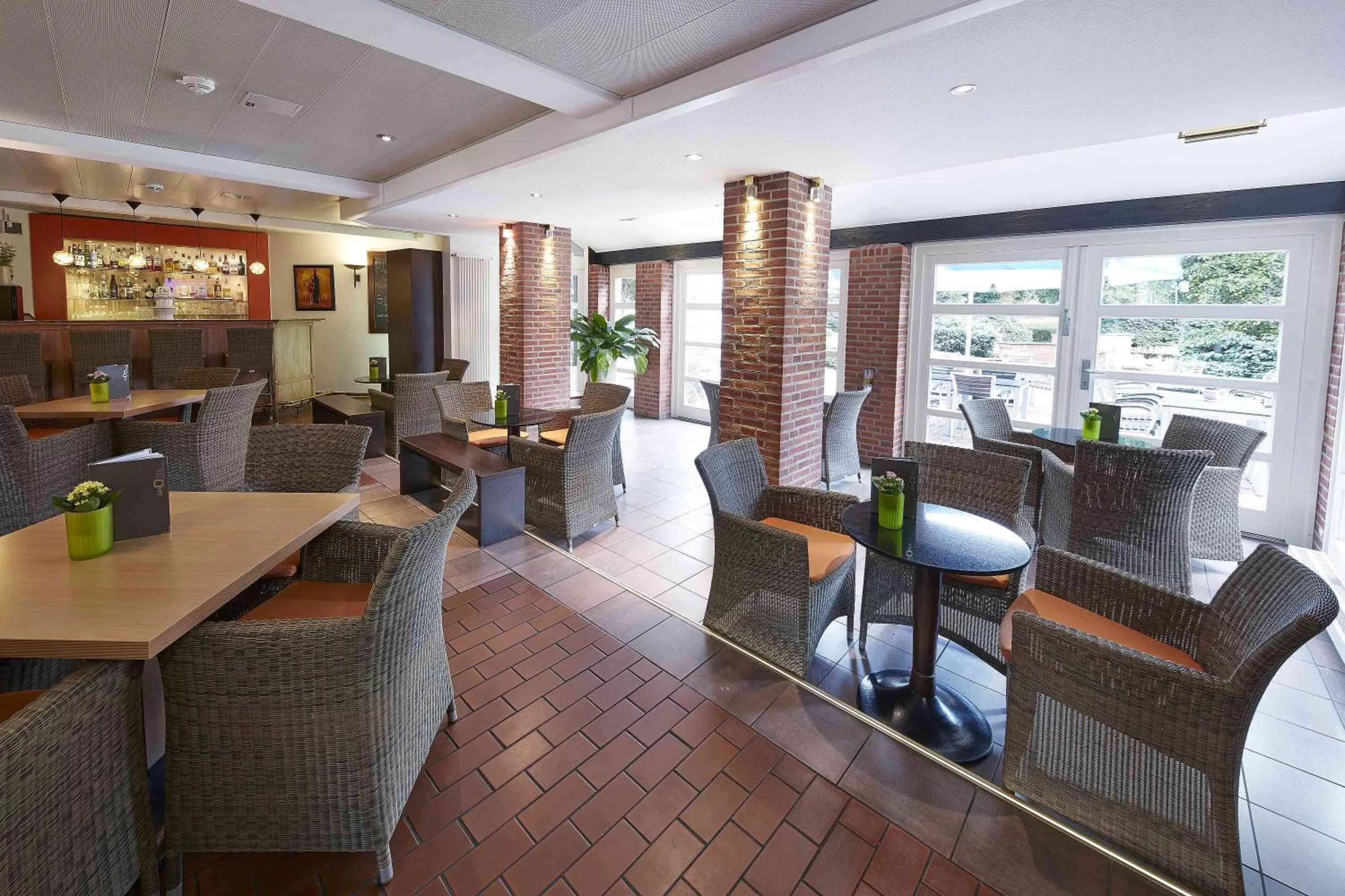 Lounge or bar in GHOTEL hotel & living Kiel