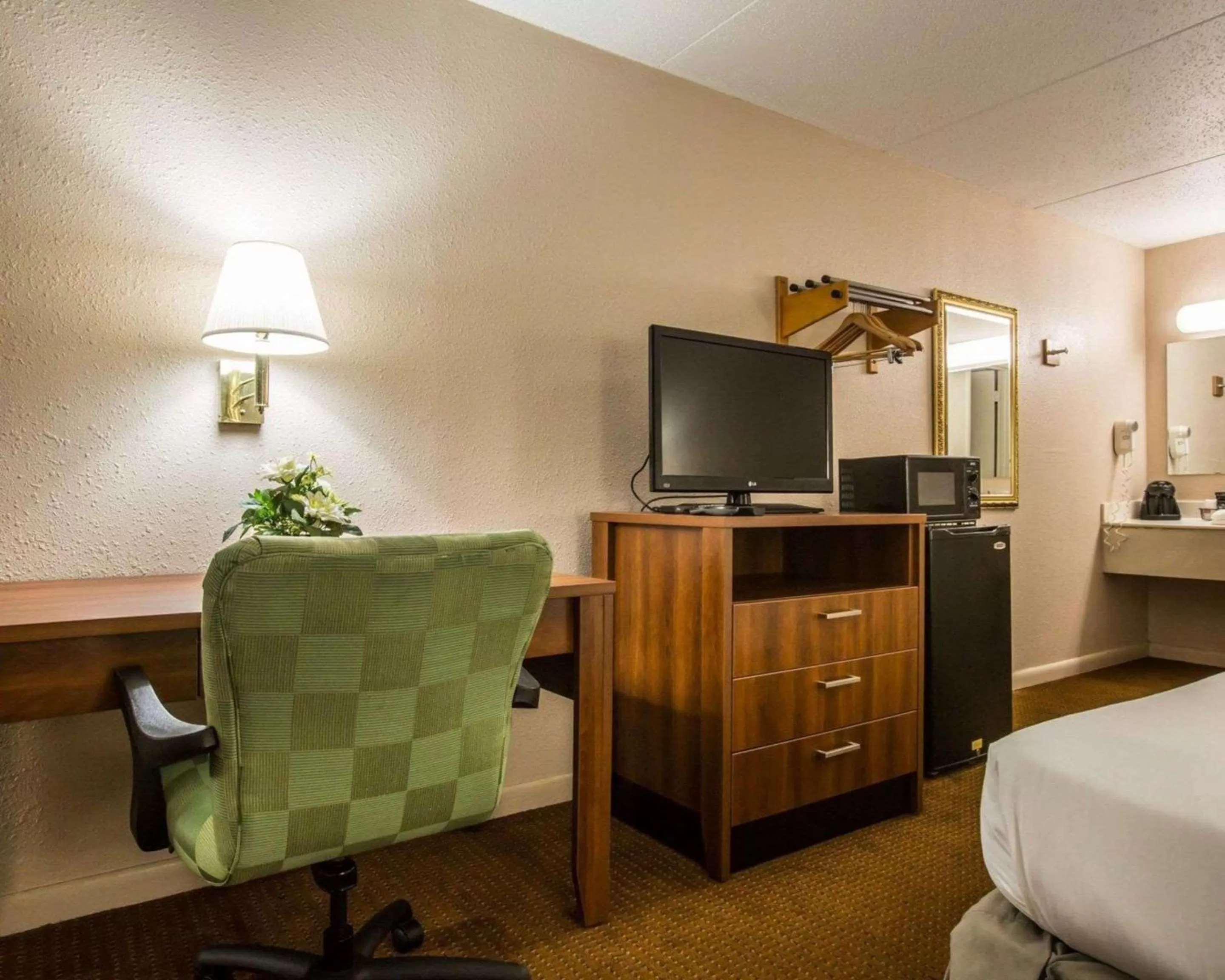 Photo of the whole room in Econo Lodge Inn & Suites Columbus near Fort Benning