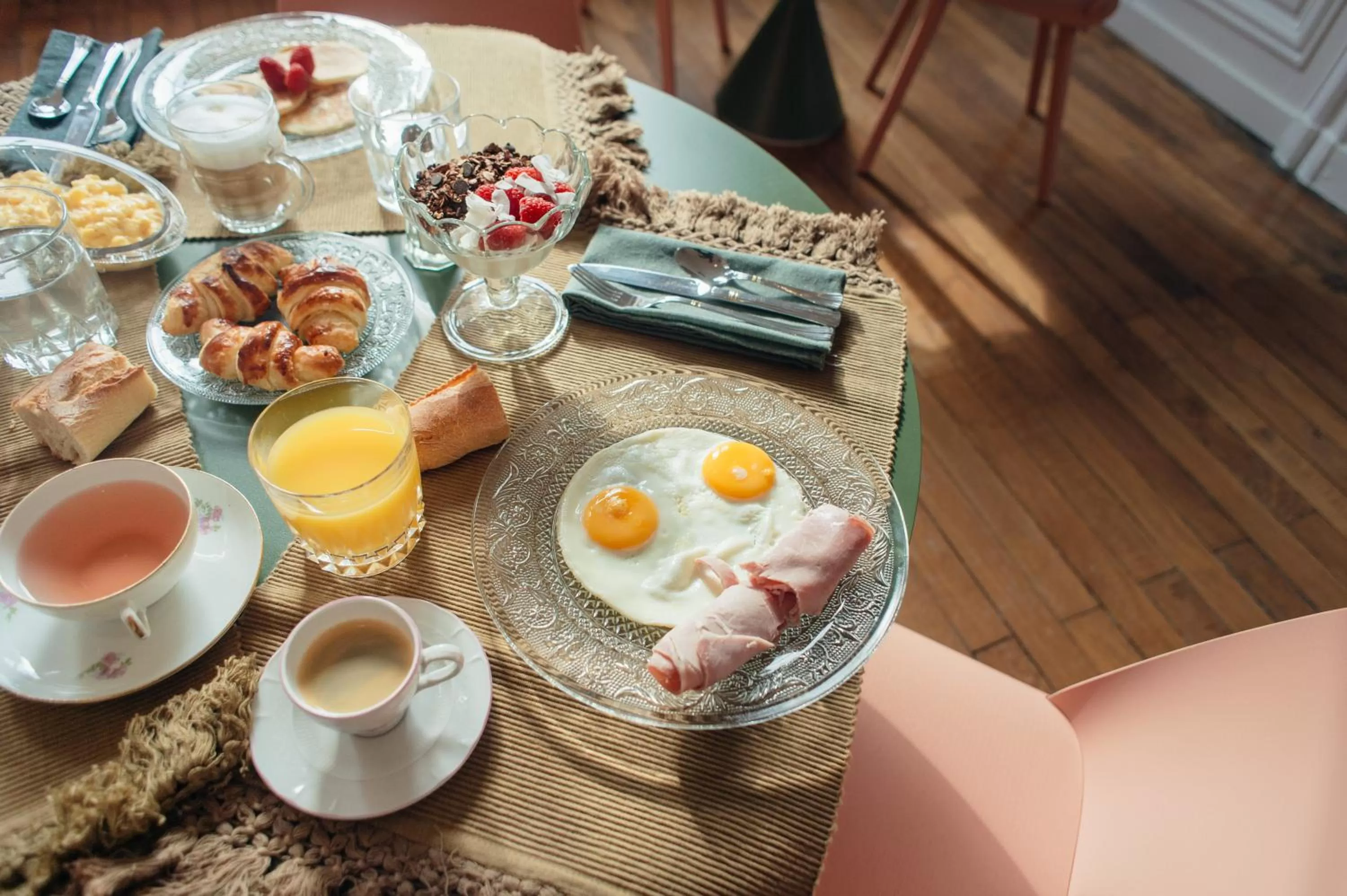 Food and drinks in Hotel de Fouquet - Chambres d'hôtes