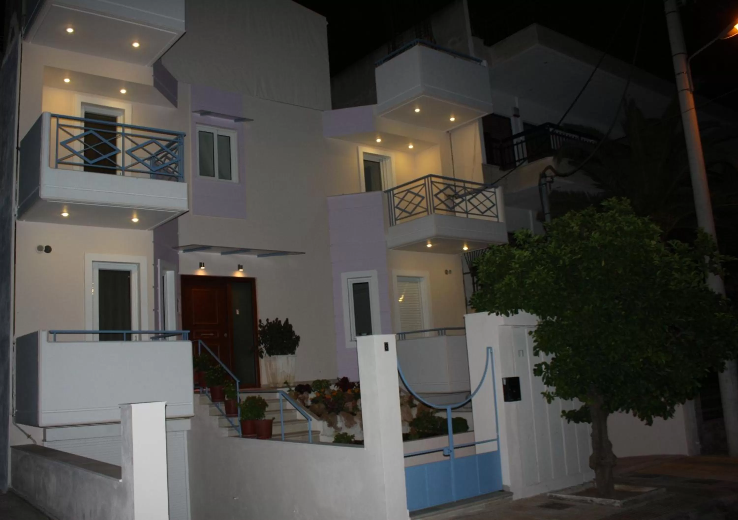 Facade/entrance in Veggie Garden Athens B&B