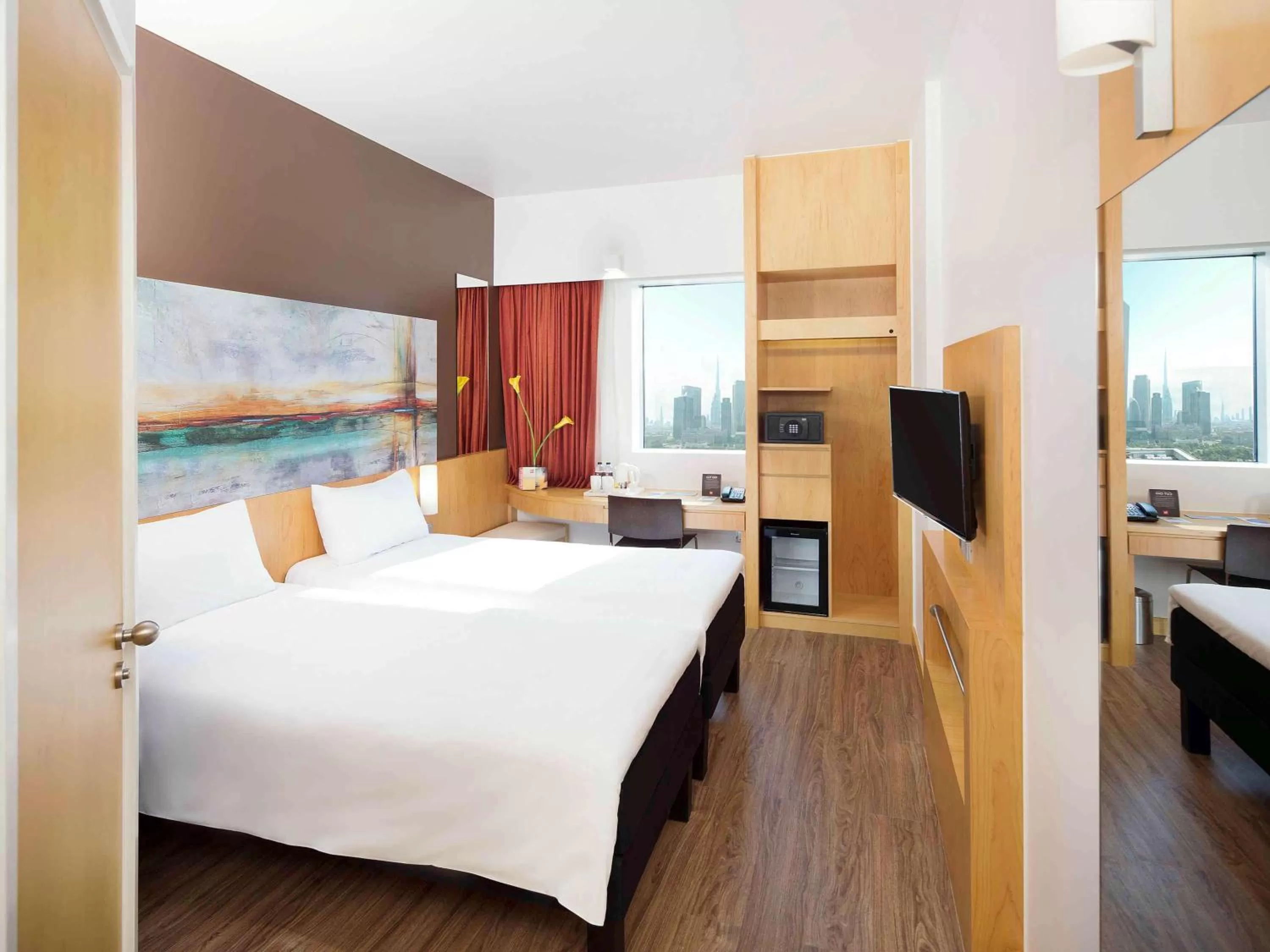 Photo of the whole room, Bed in ibis Dubai One Central
