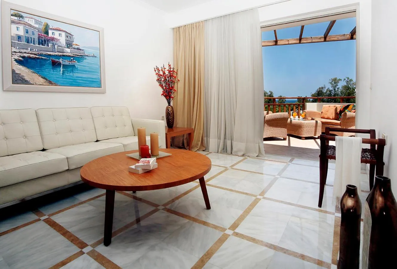 Living room in Pilot Beach Resort