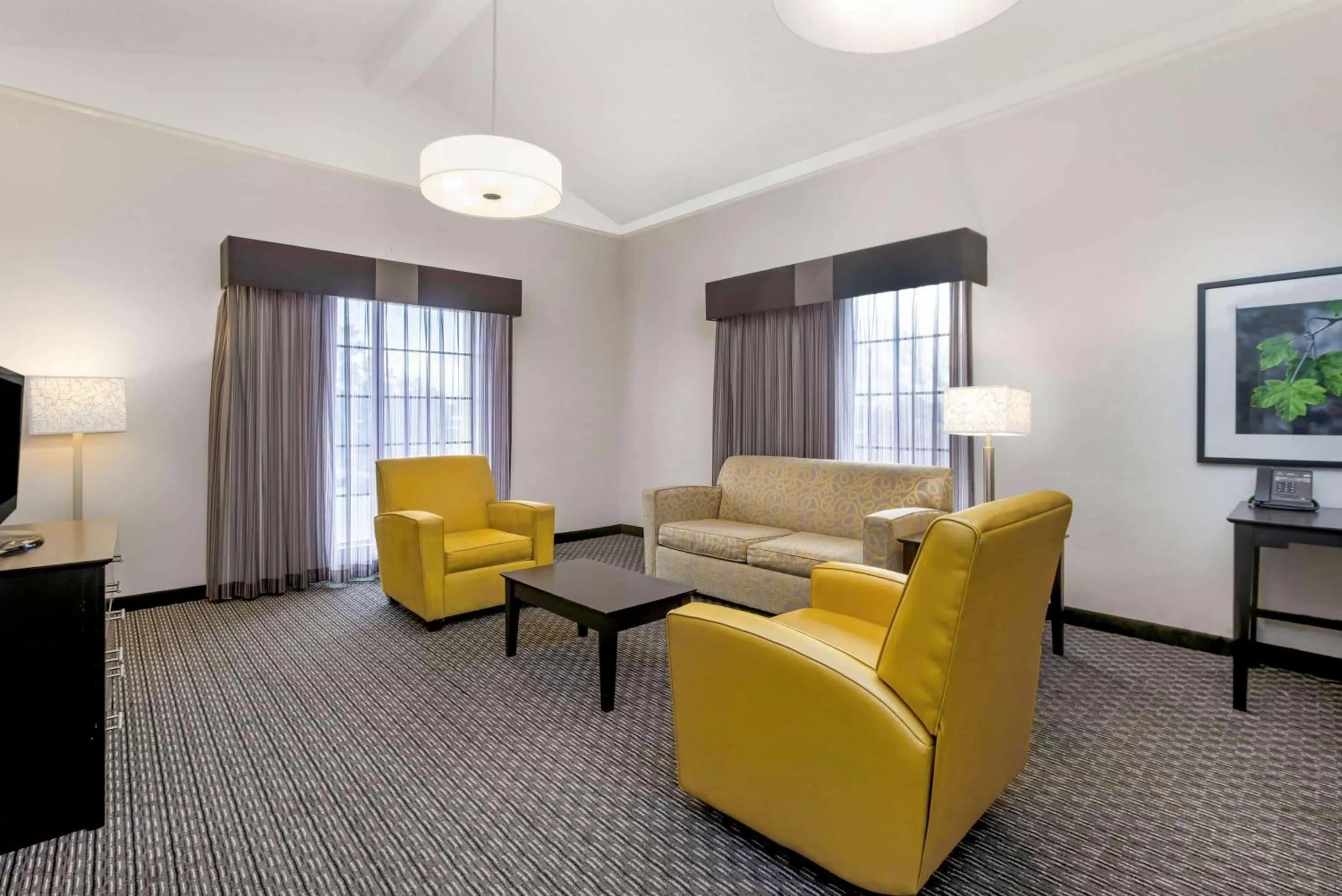 Photo of the whole room in La Quinta Inn by Wyndham Fresno Yosemite