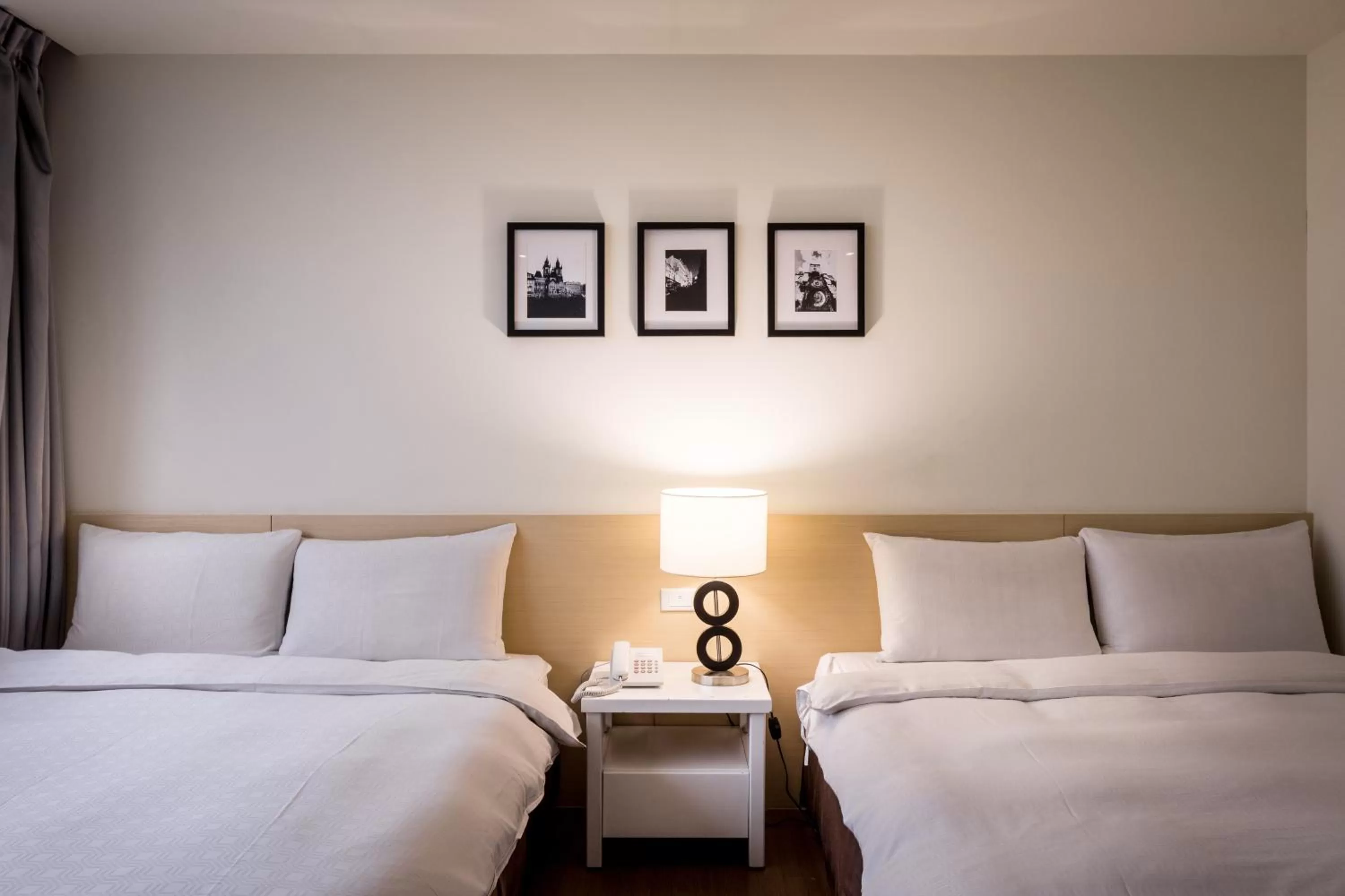 Photo of the whole room, Bed in Wemeet Hotel Taipei