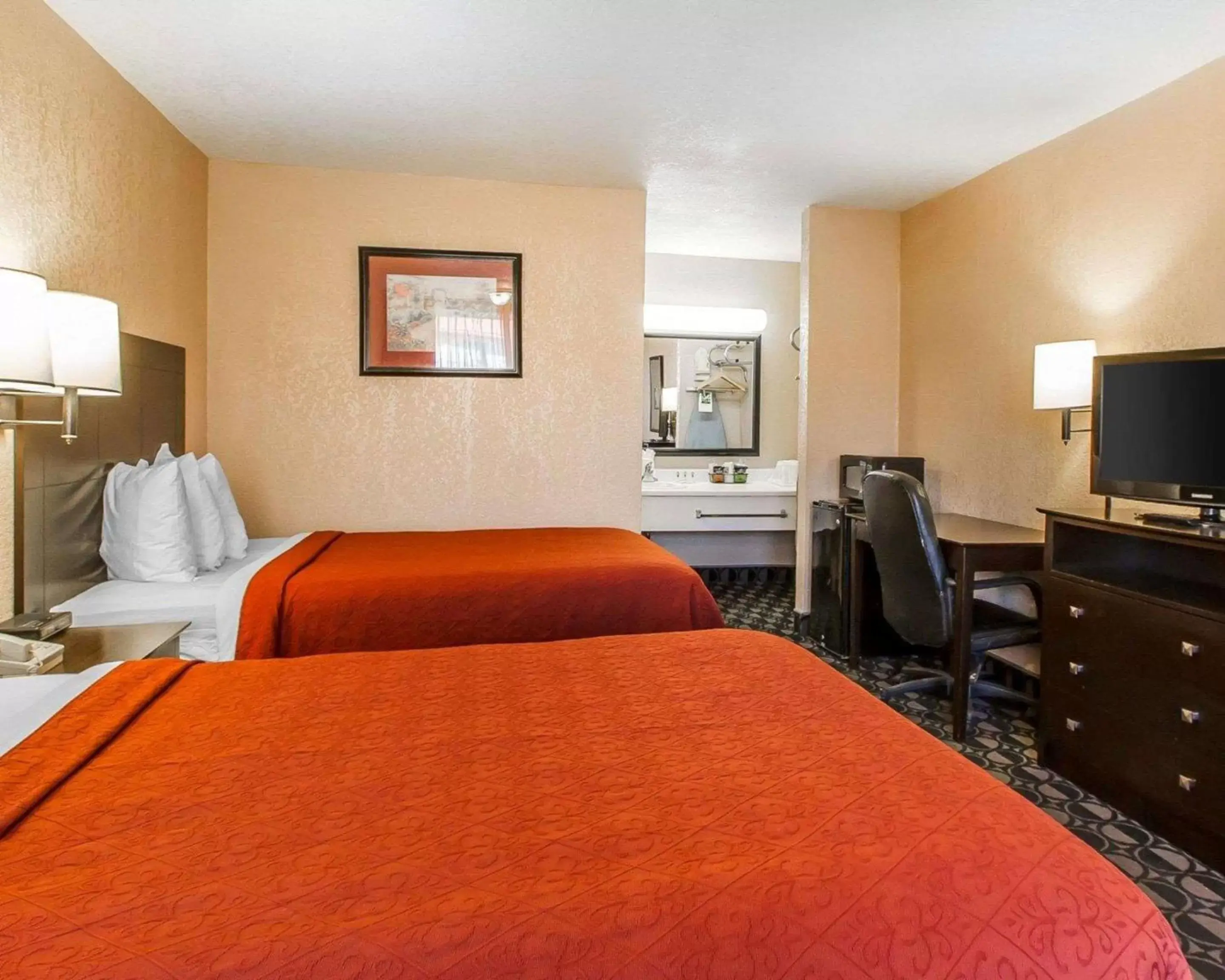 Double Room with Two Double Beds - Smoking in Quality Inn Ada near University Double Room with Two Double Beds - Smoking in Quality Inn Ada near University