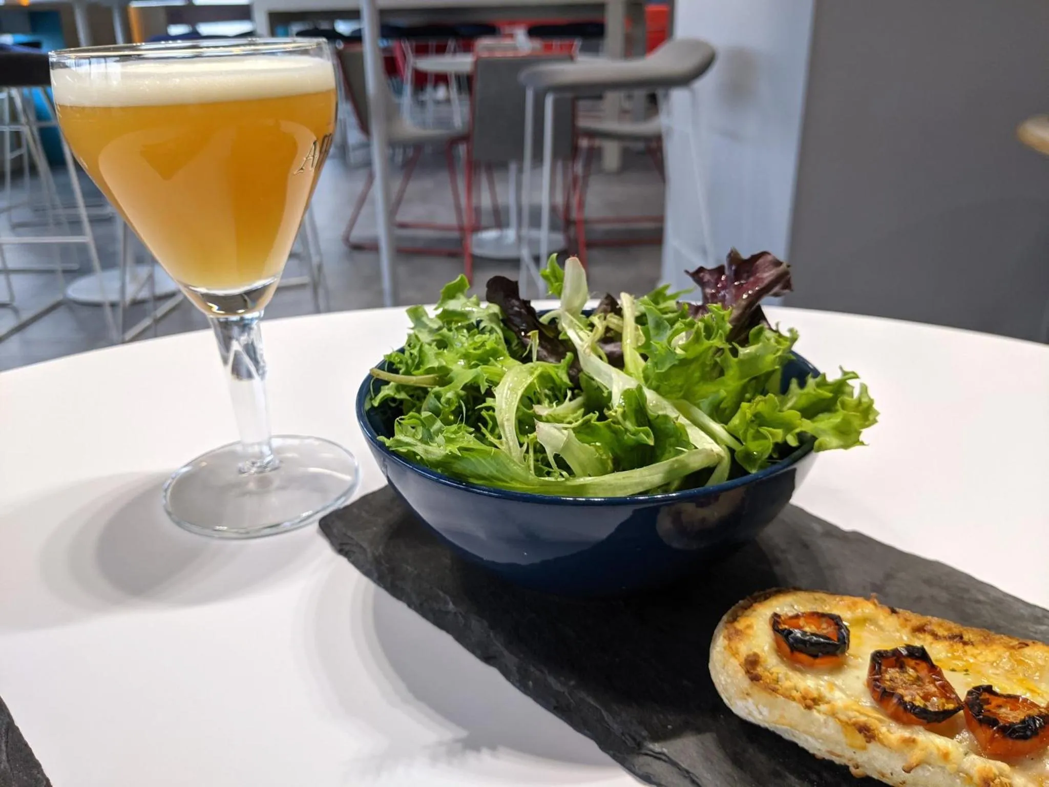 Restaurant/places to eat in Holiday Inn Express Paris - Velizy by IHG