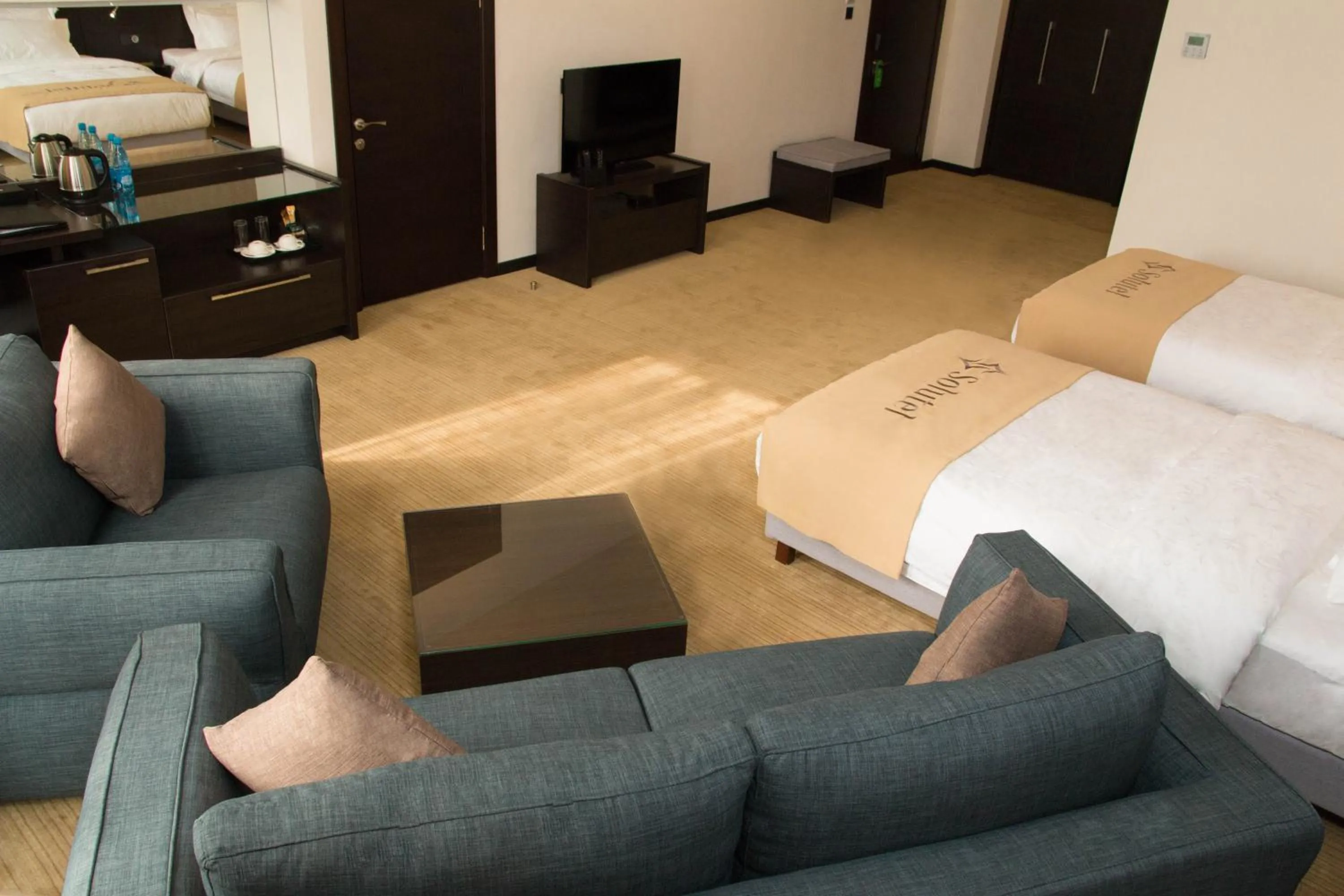 Bedroom, Bed in Solutel Hotel