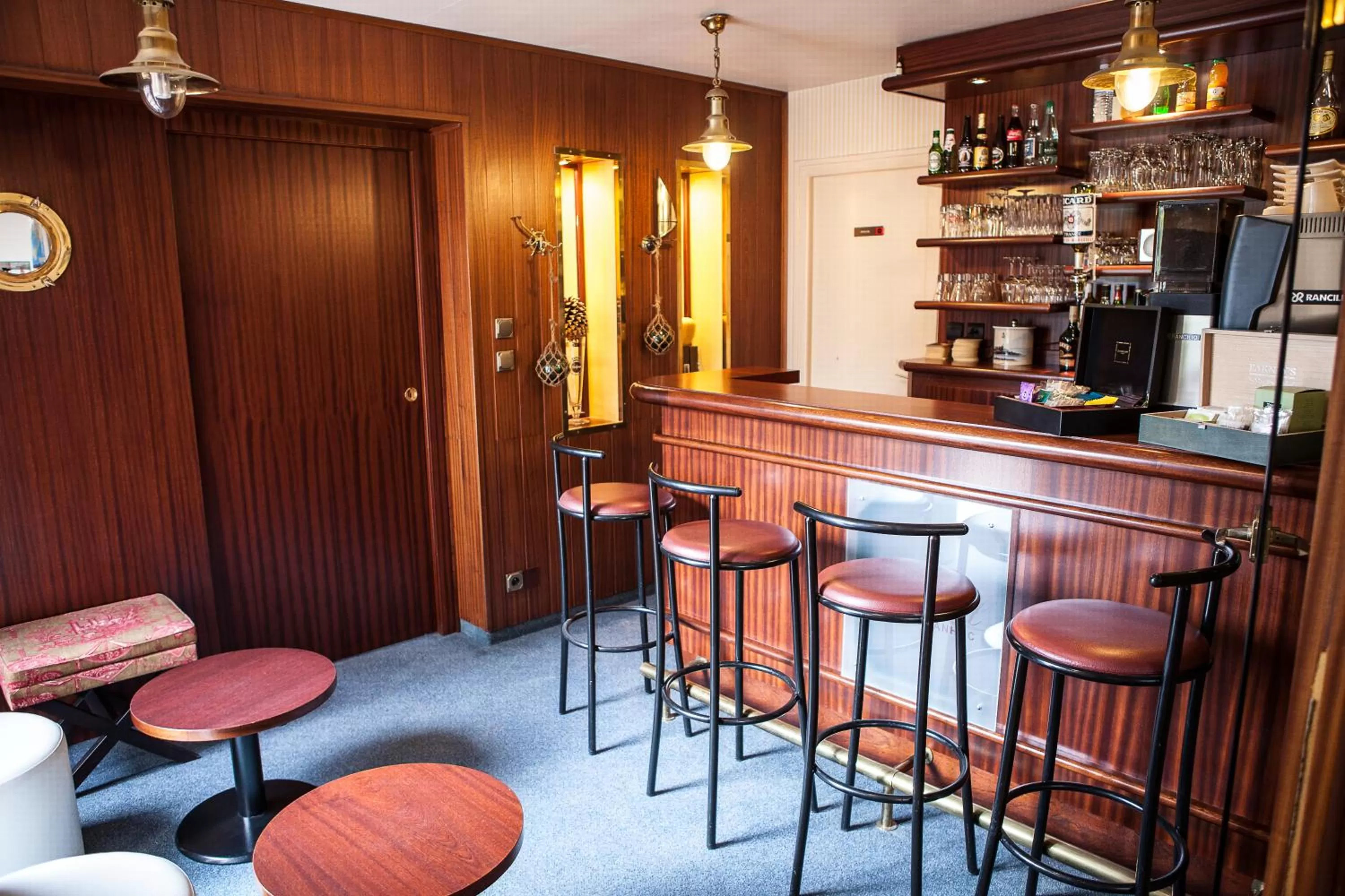 Lounge or bar in Hotel Le Branhoc - Brit Hotel Auray