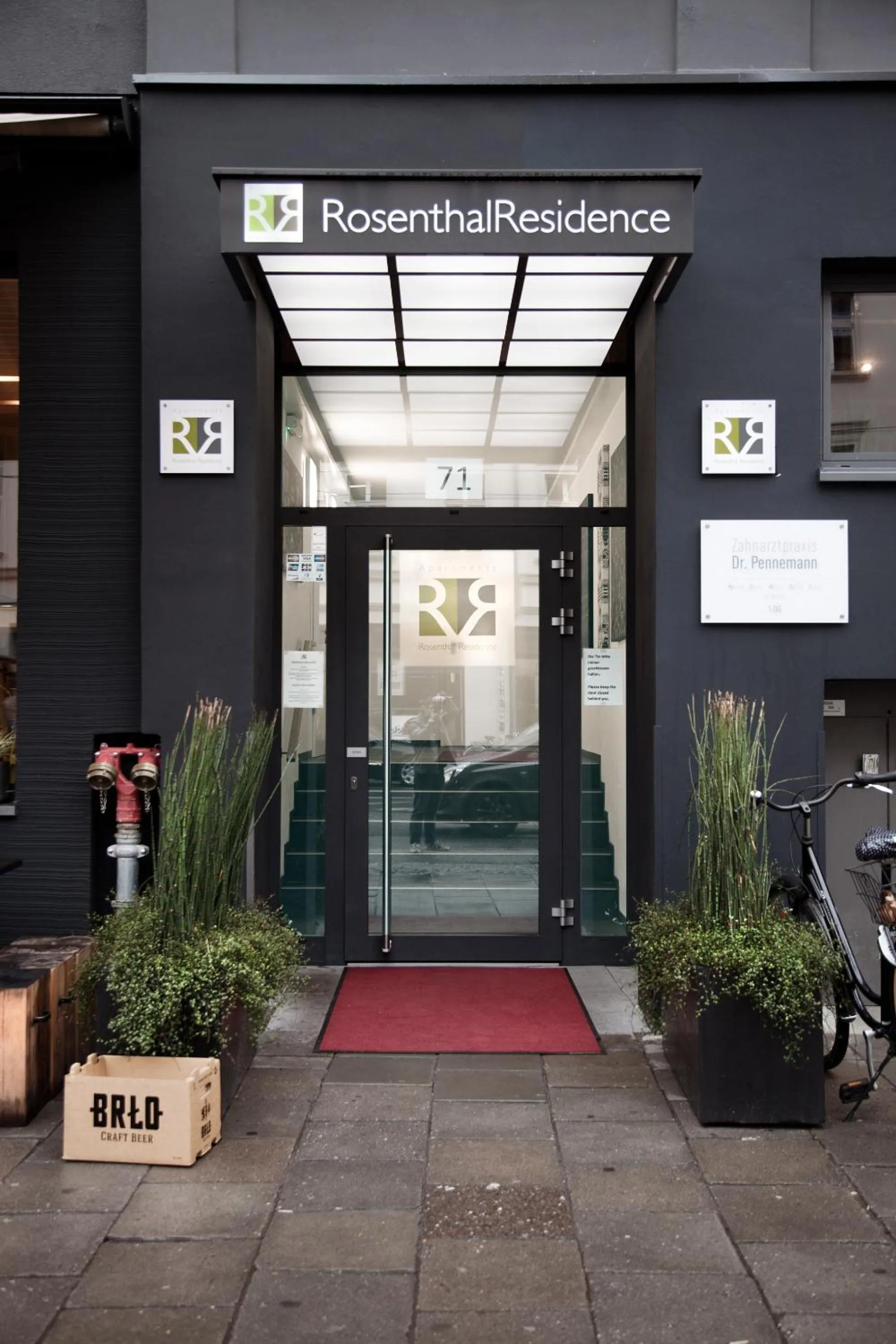 Facade/entrance in Apartments Rosenthal Residence