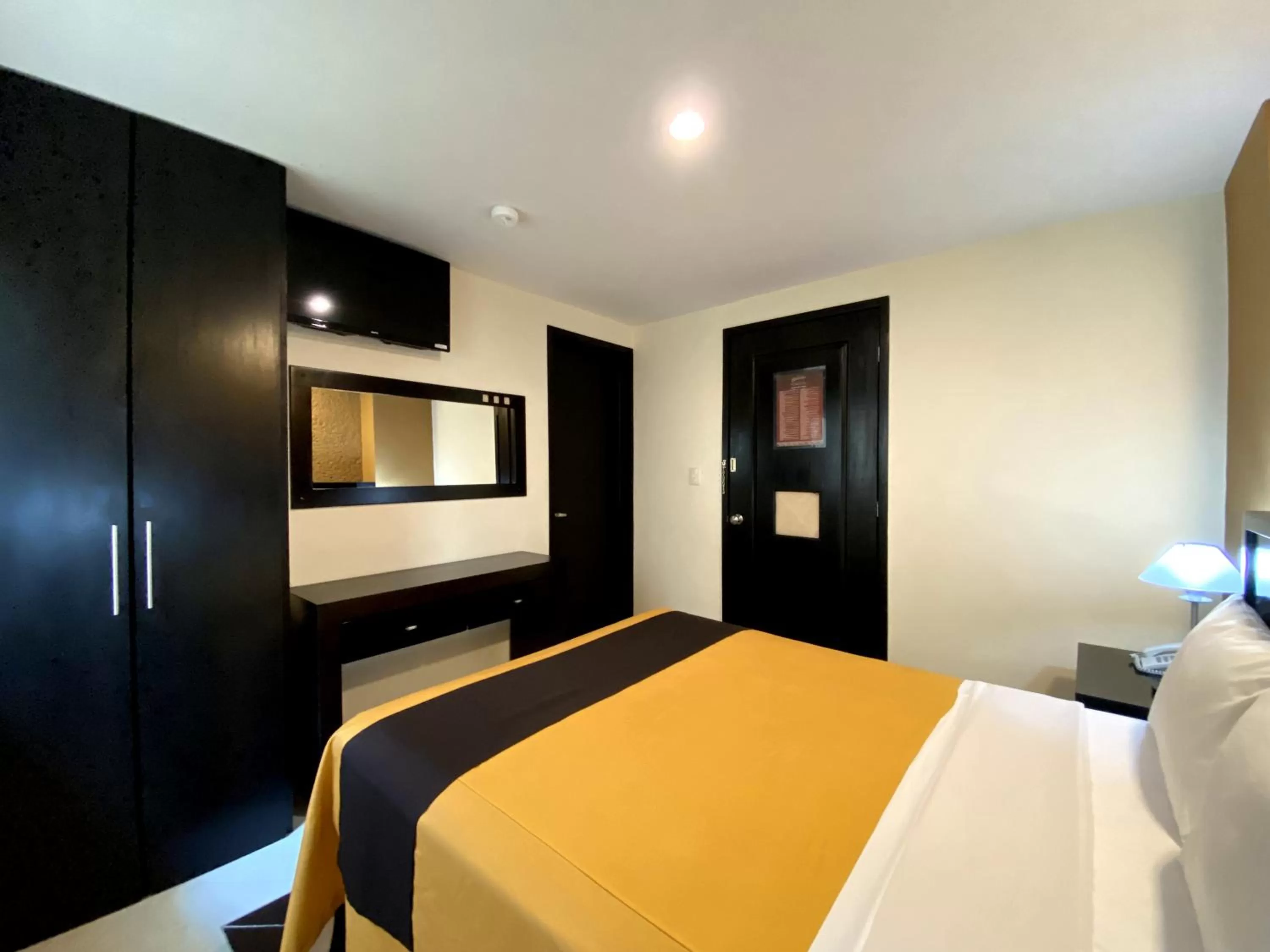 TV and multimedia, Bed in Hotel Escala Puebla Centro