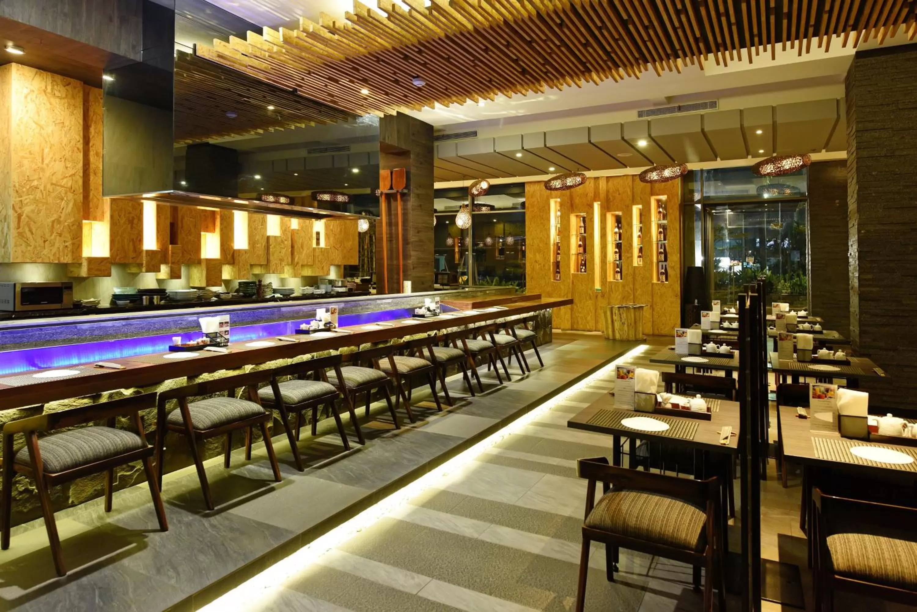 Restaurant/places to eat in Holiday Inn Cikarang Jababeka by IHG