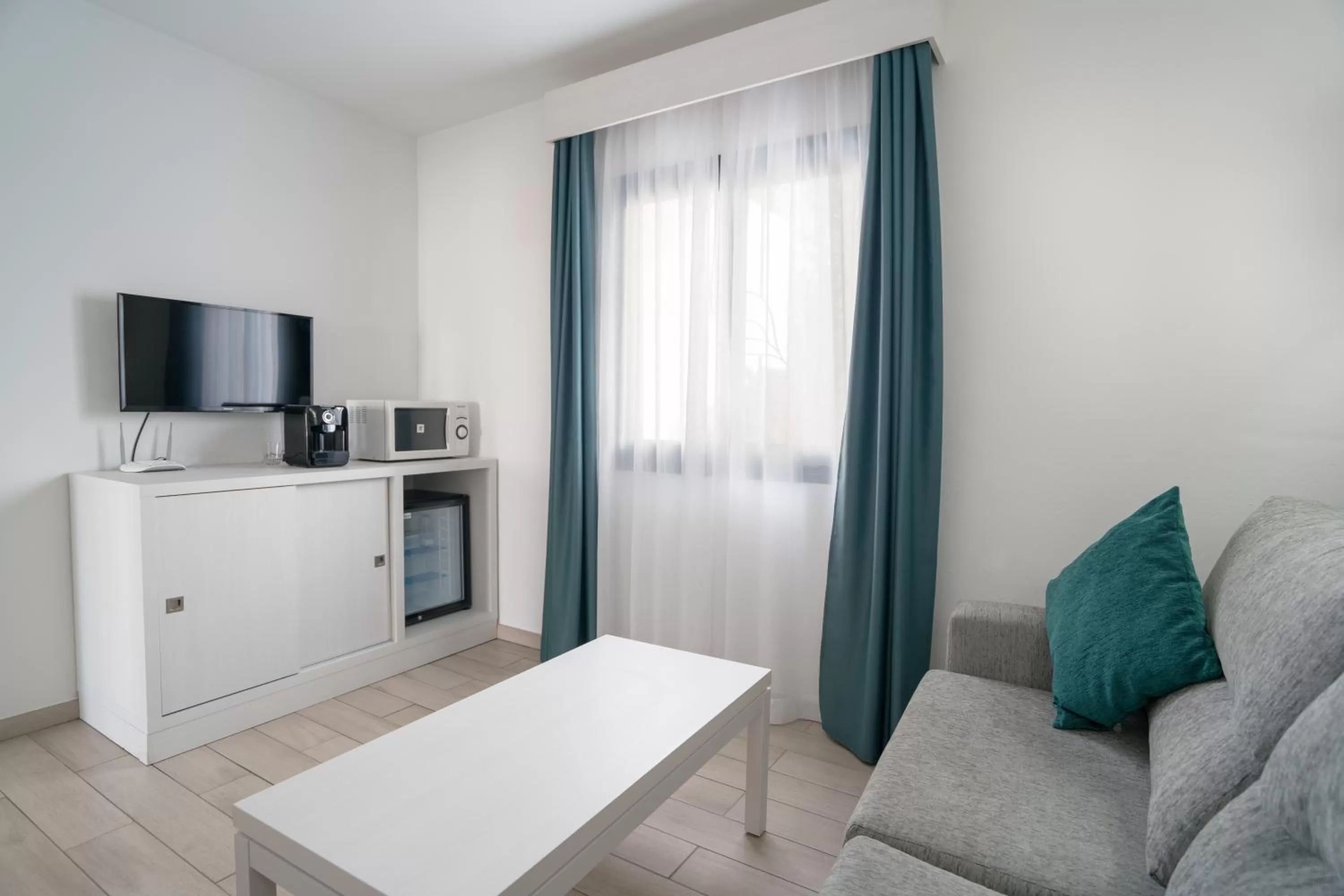 Photo of the whole room in Hotel THB Flora