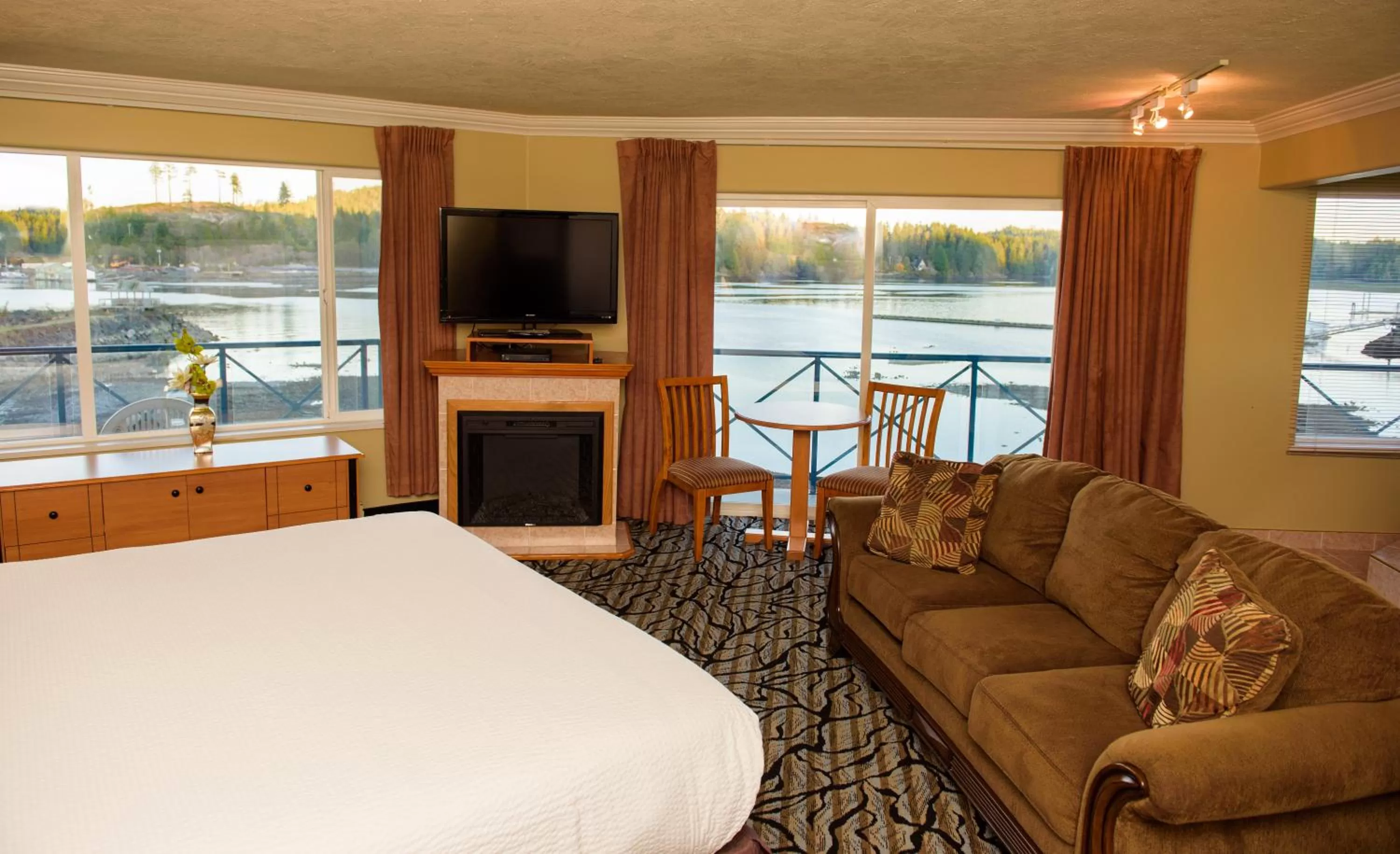 Photo of the whole room in Glen Lyon Inn