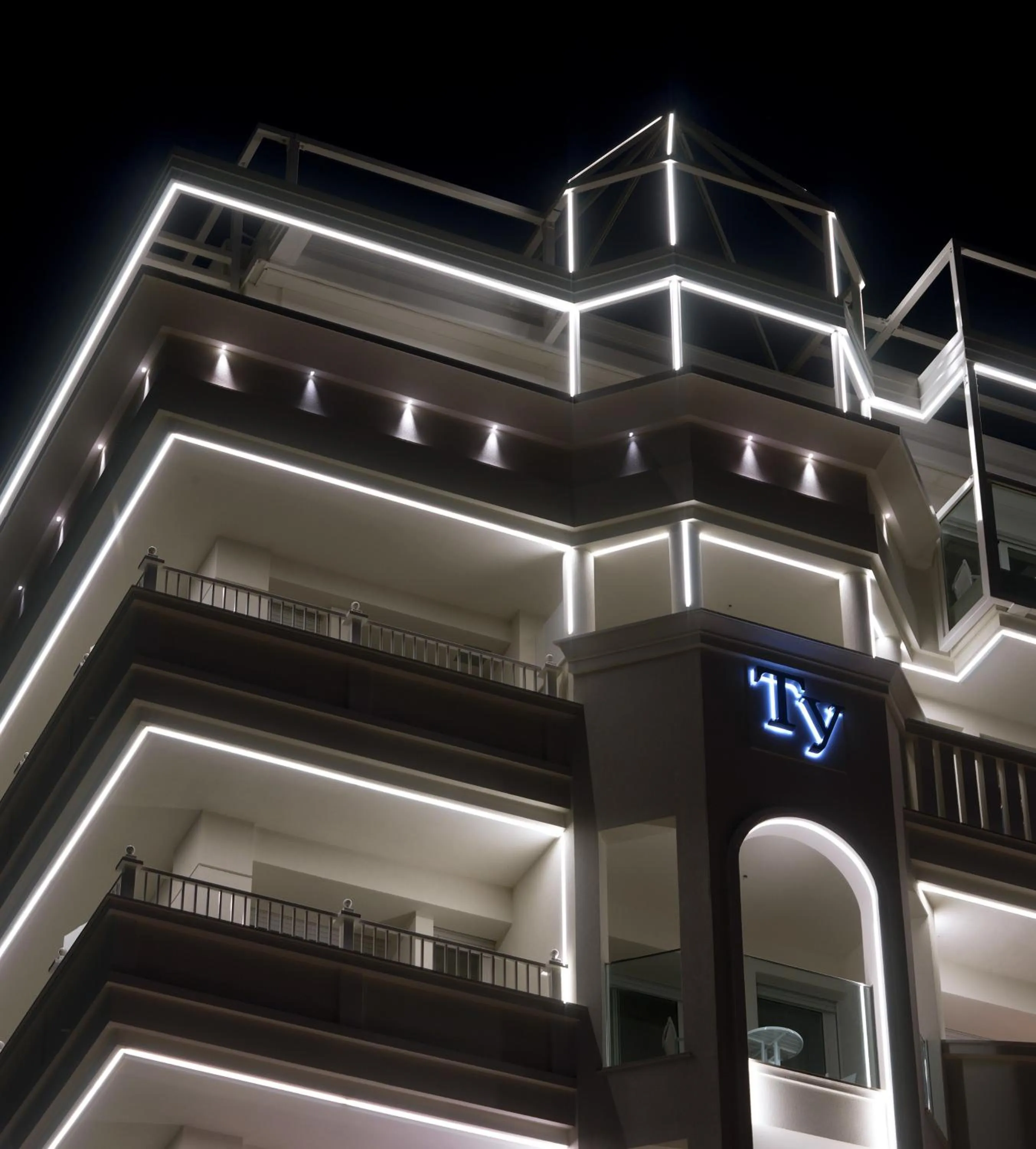 Facade/entrance in Hotel Tiffany's