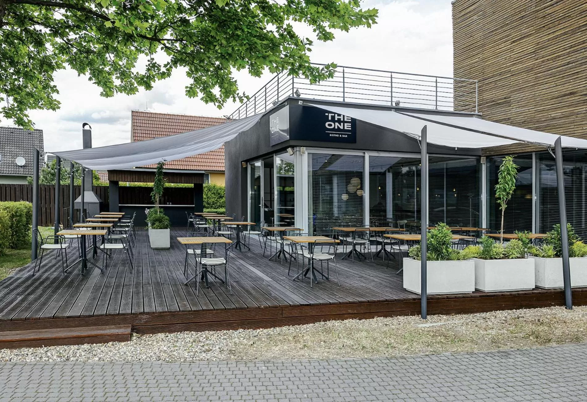 Restaurant/places to eat in Blue Orange Resort