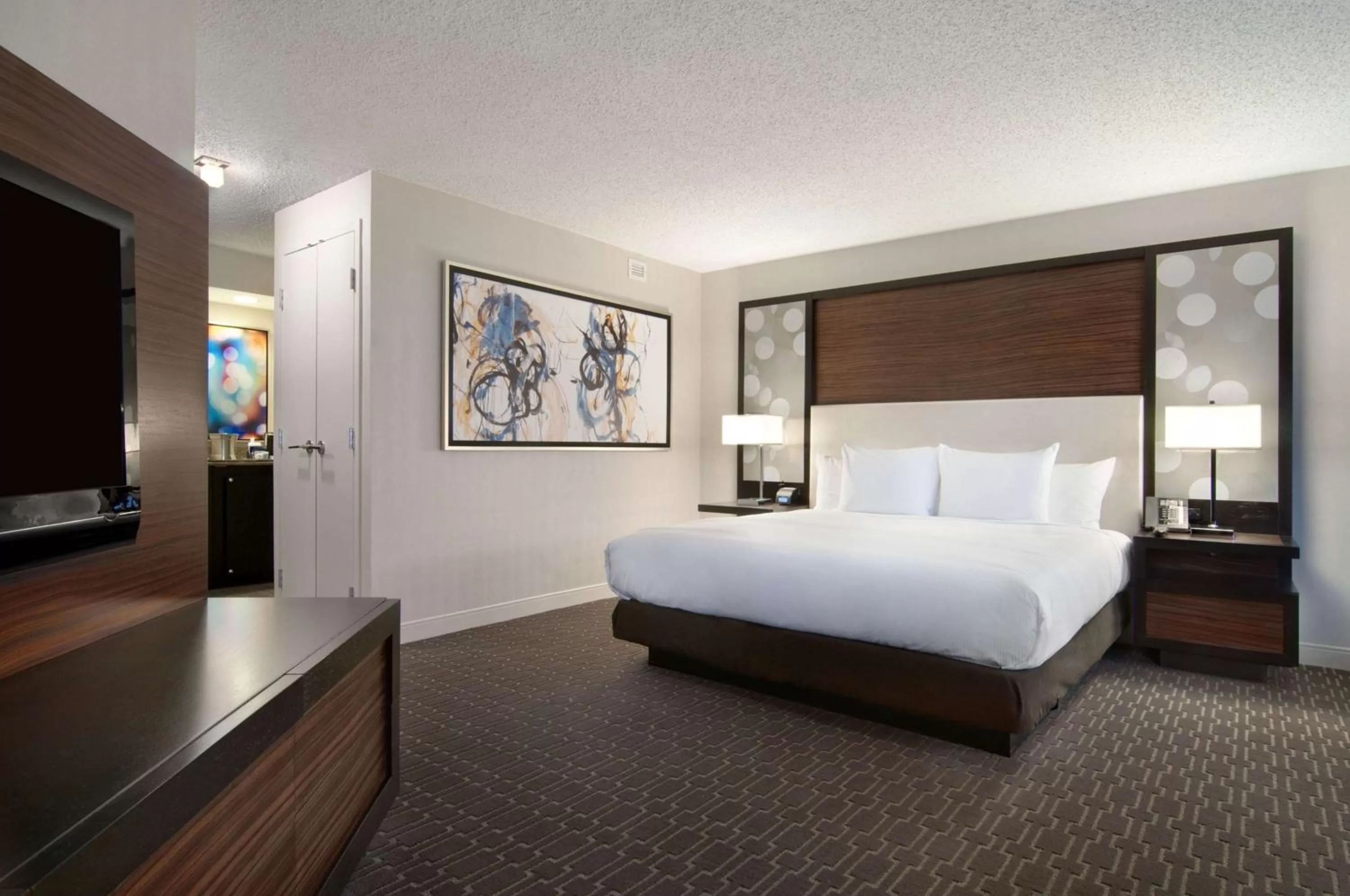 Bedroom, Bed in Hilton Atlanta Airport
