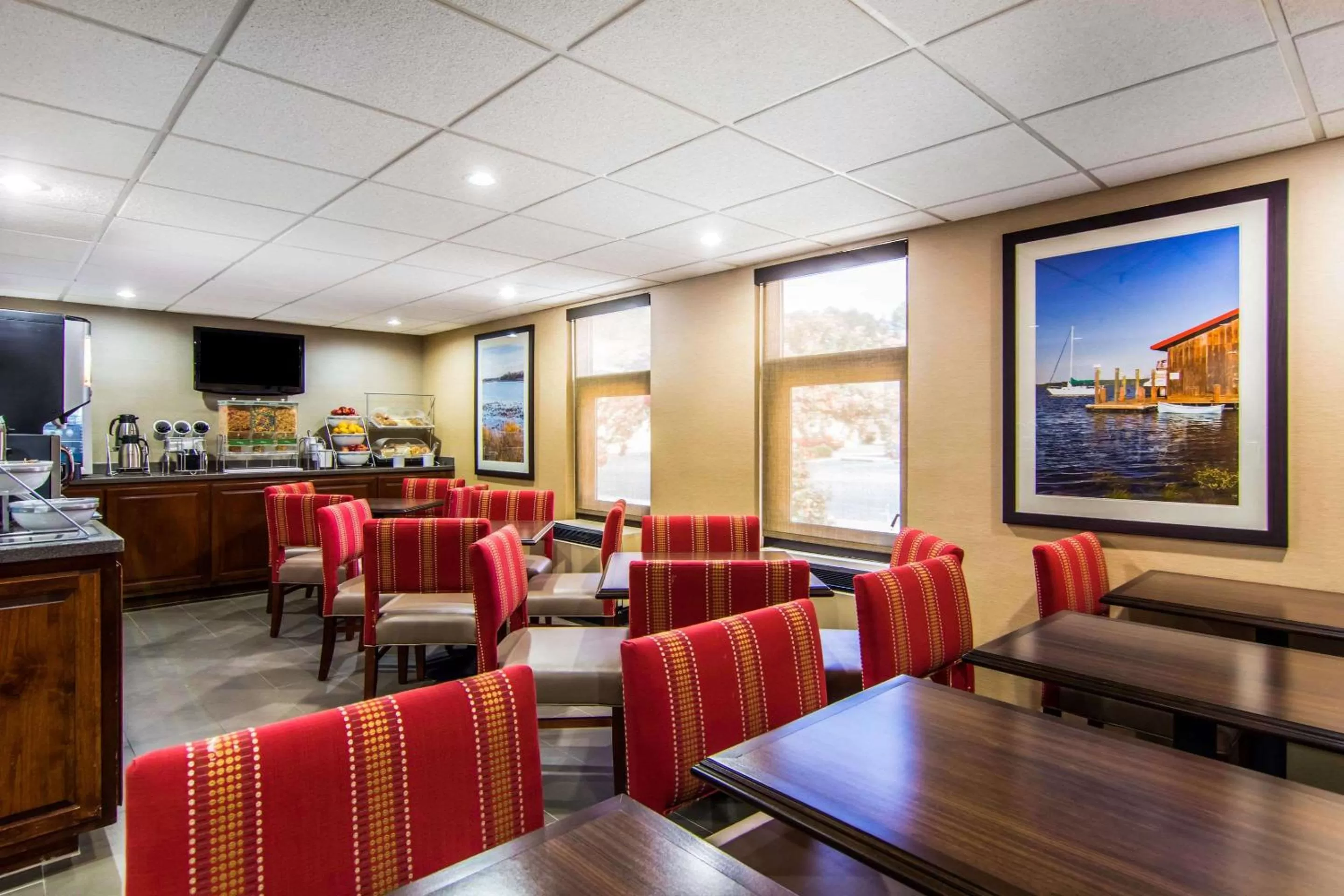 Restaurant/places to eat in Comfort Inn Newport News-Williamsburg East