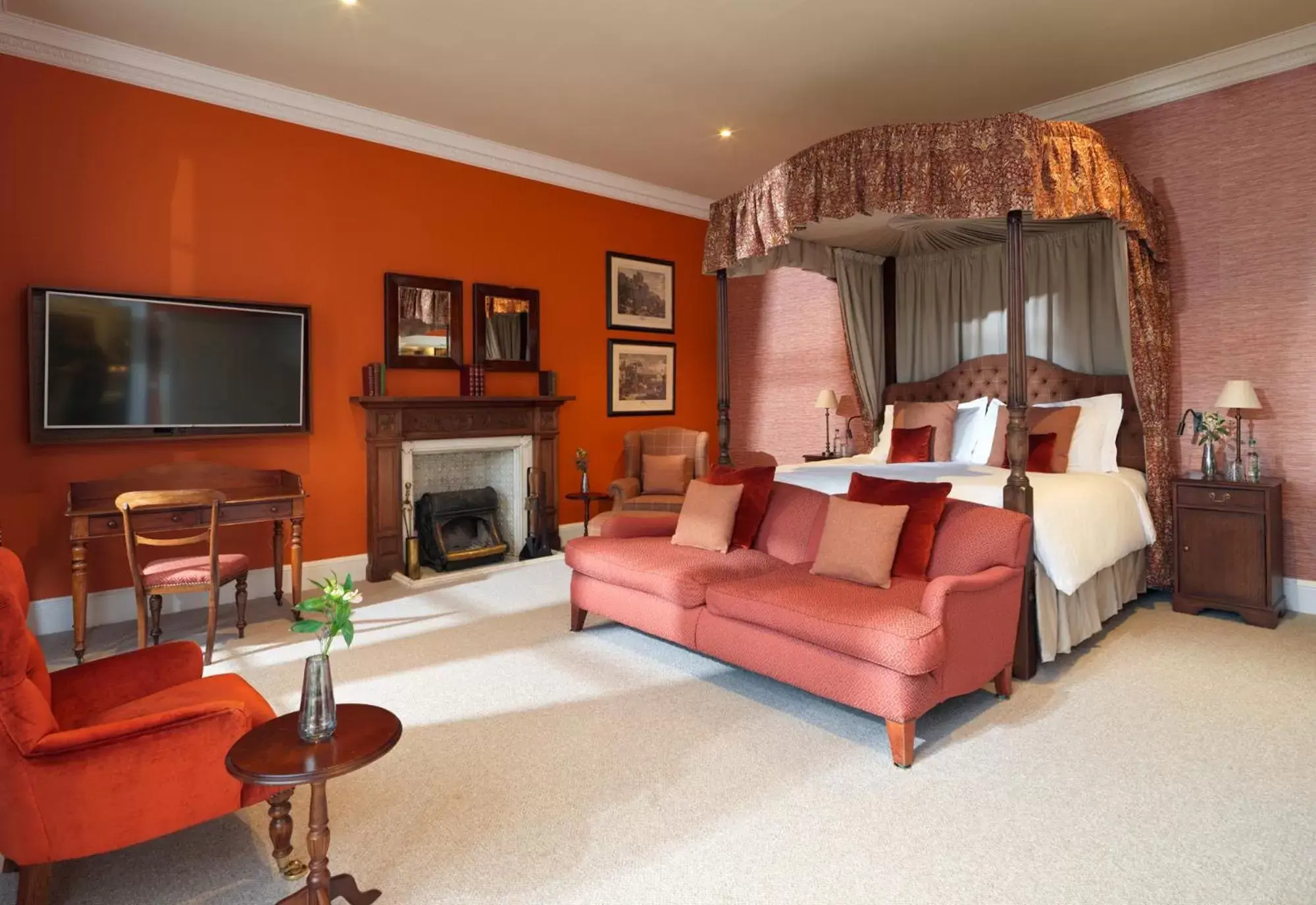 Castle Suite with Balcony in SCHLOSS Roxburghe, part of Destination by Hyatt Castle Suite with Balcony in SCHLOSS Roxburghe, part of Destination by Hyatt