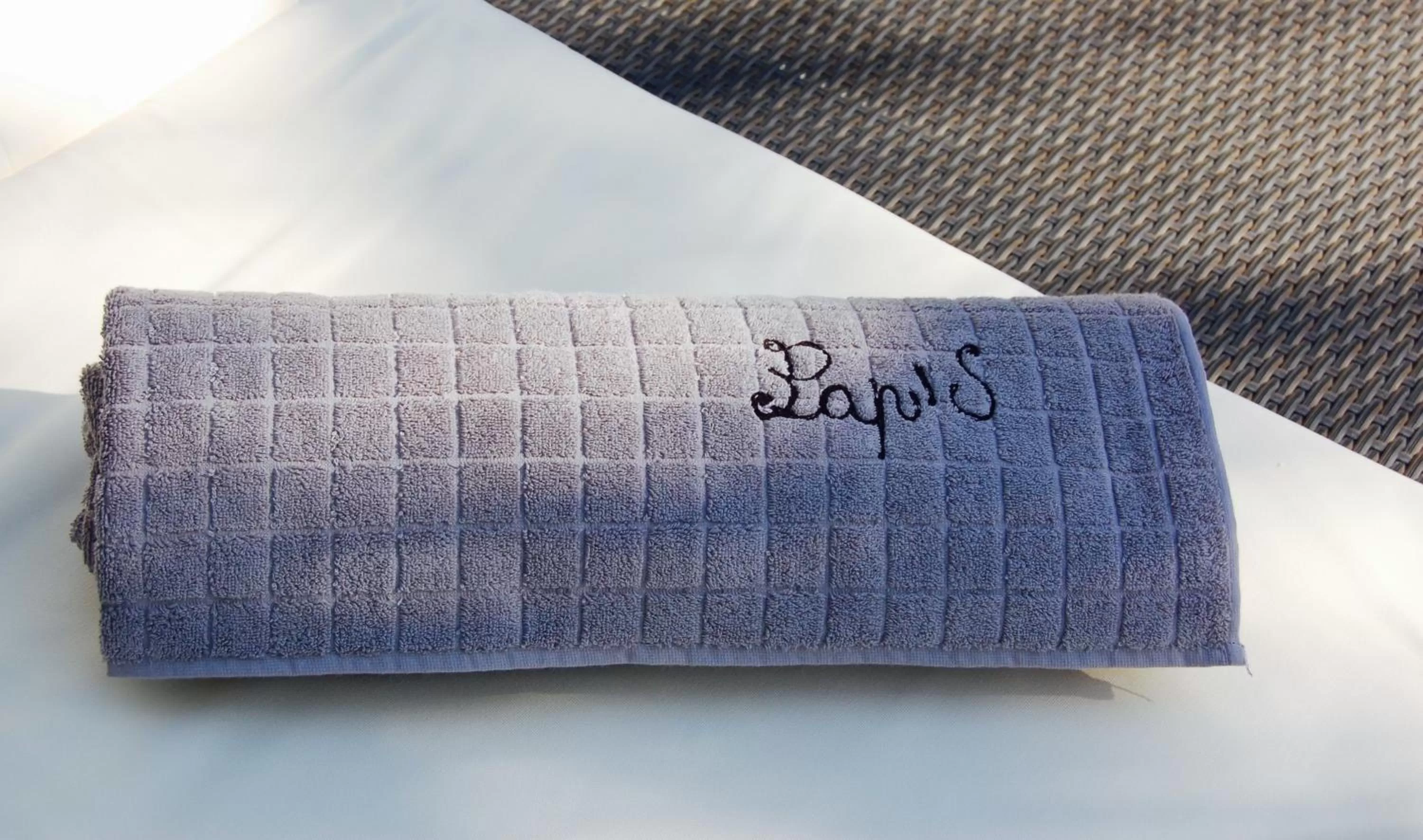 Swimming pool in PAP'S Chambres d'Hôtes