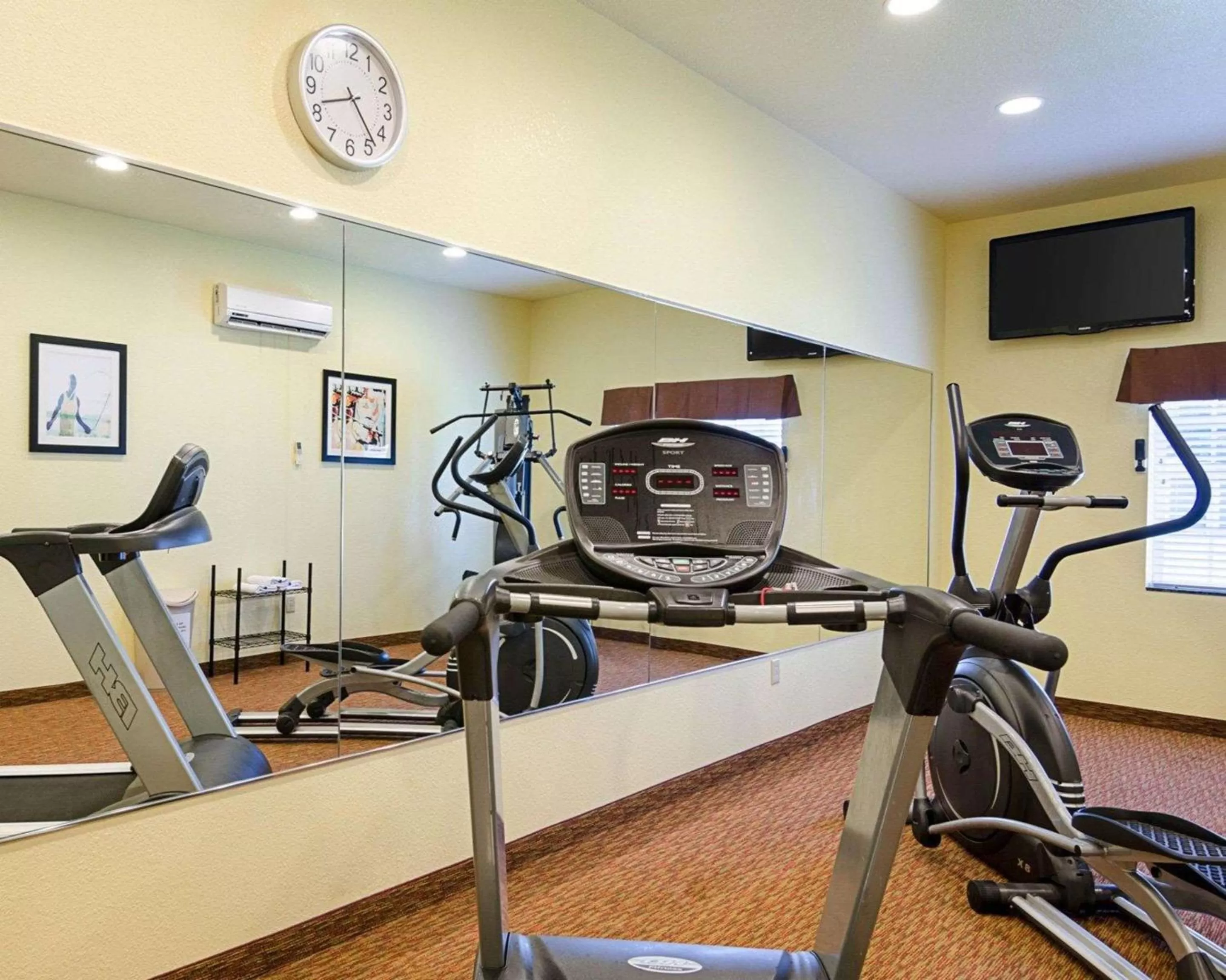 Fitness centre/facilities in Comfort Inn & Suites Orange - Montpelier