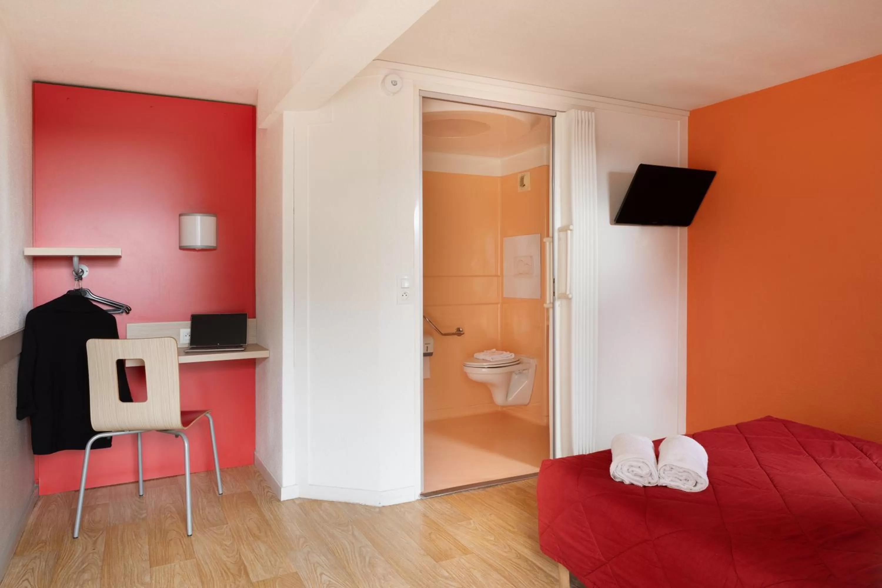 Photo of the whole room, Bed in Premiere Classe La Ville Du Bois