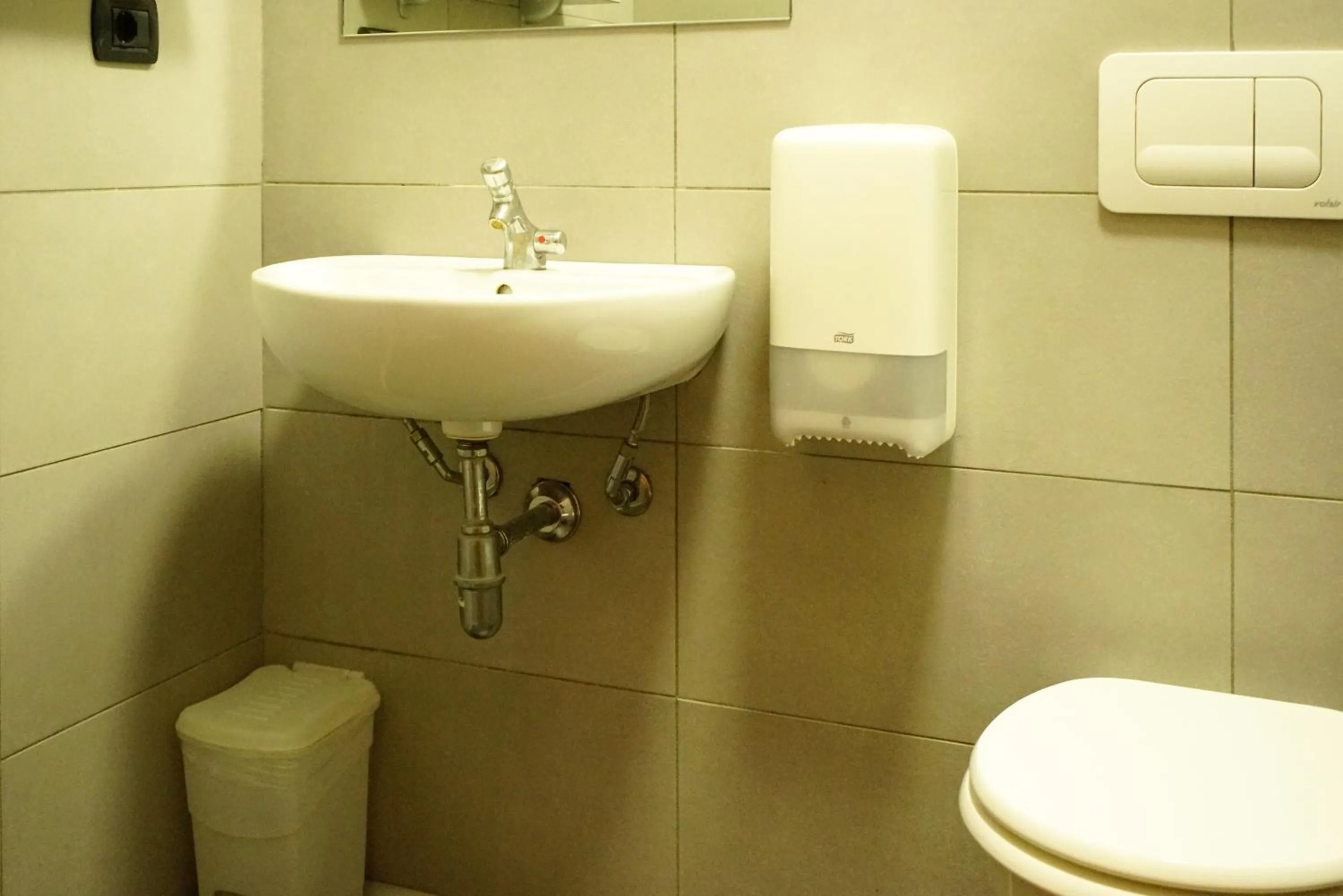 Bathroom in Hi! Ostello Milano