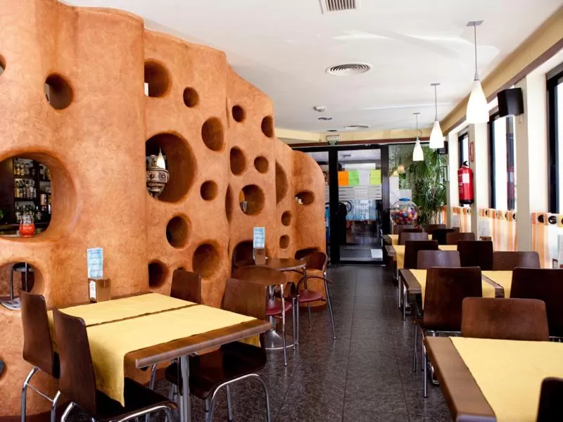 Restaurant/Places to Eat in Hotel Costa