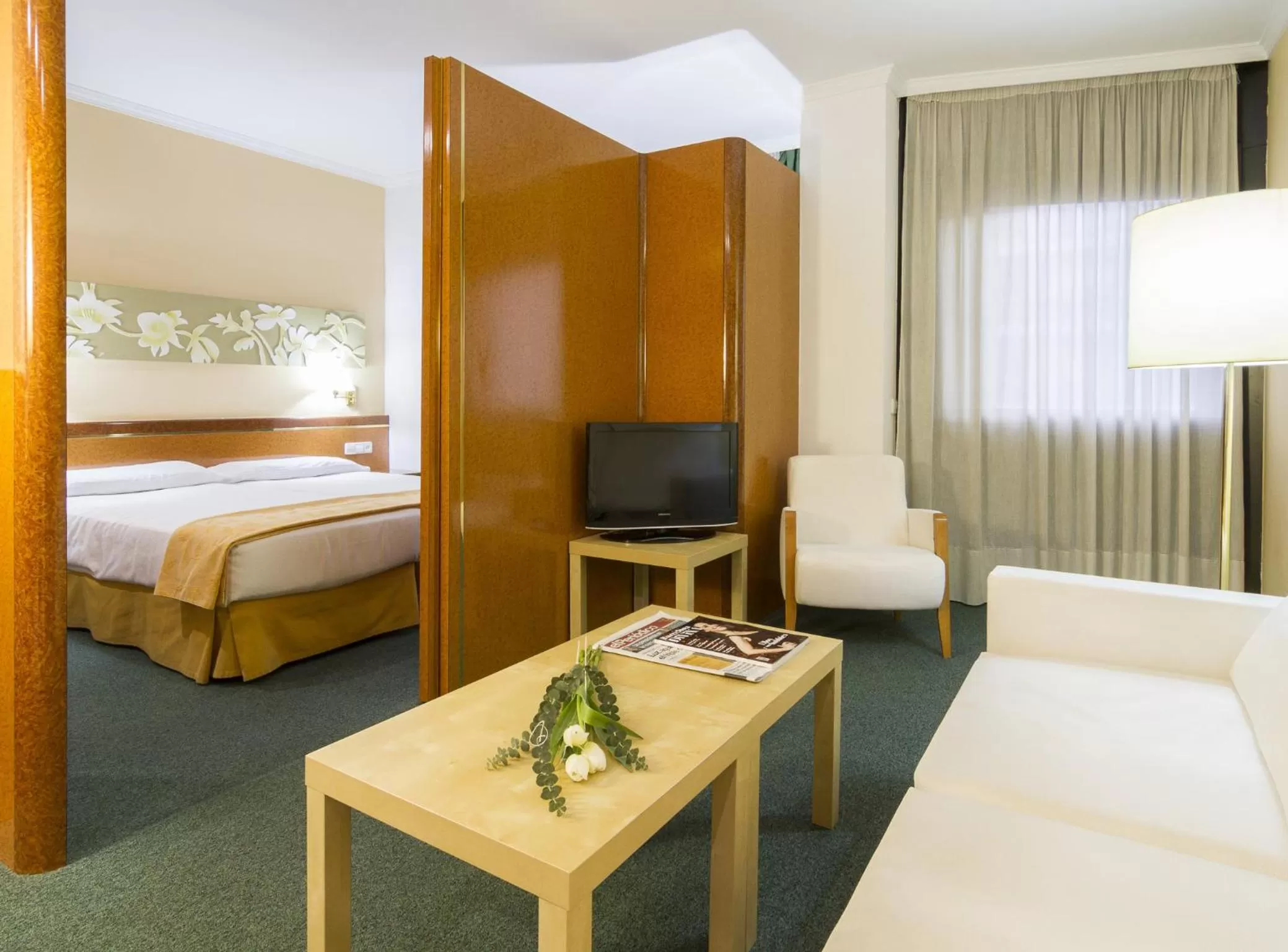 Decorative detail, Bed in Acacia Suite