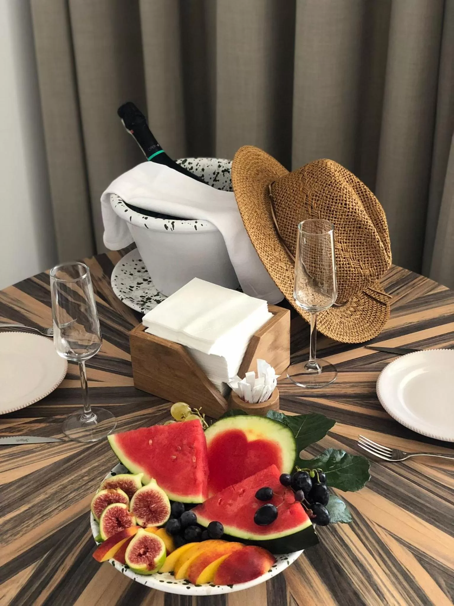 Food and drinks in Essenza Relais Contemporaneo