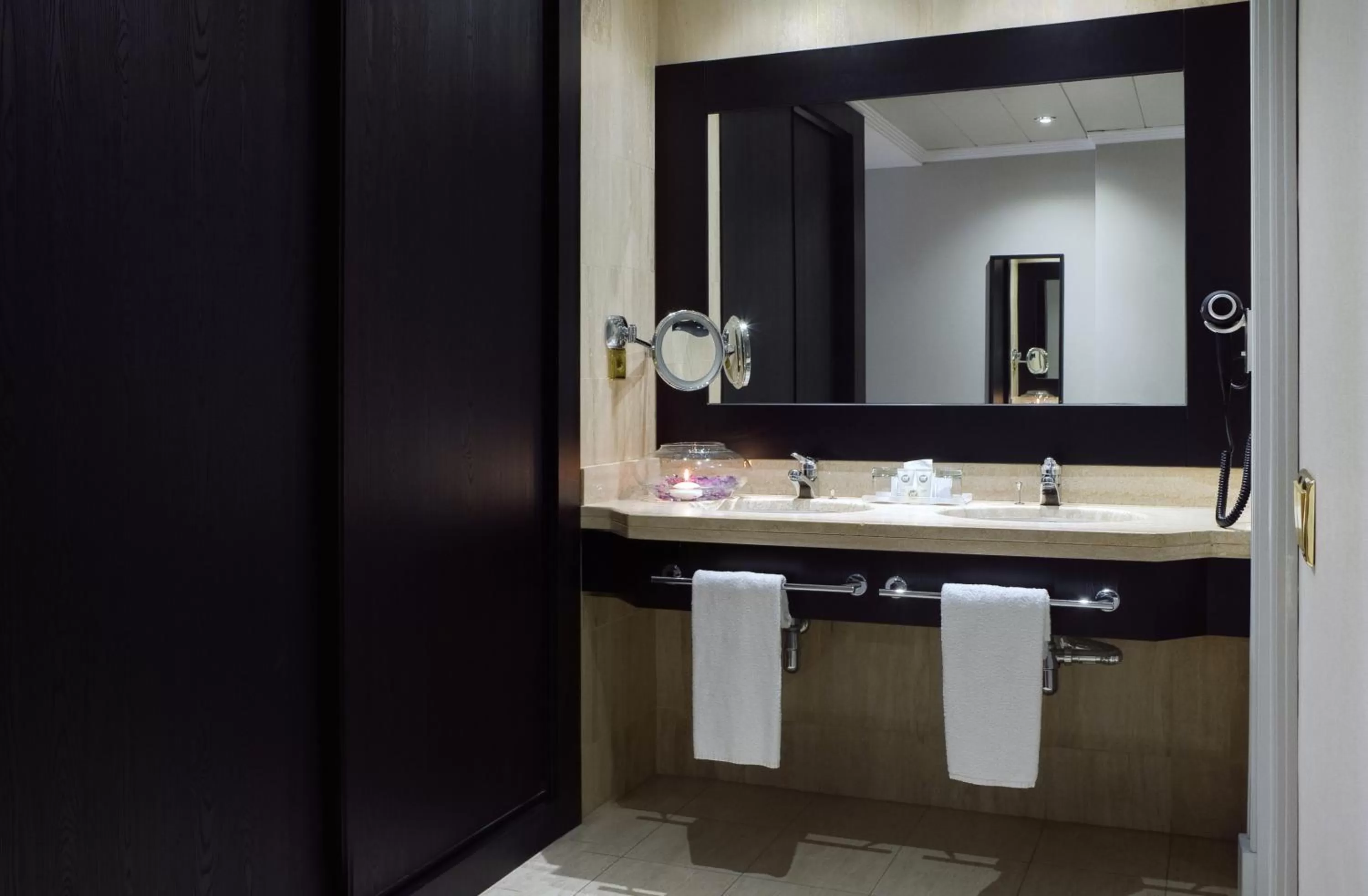 Bathroom in Oca Puerta del Camino Hotel