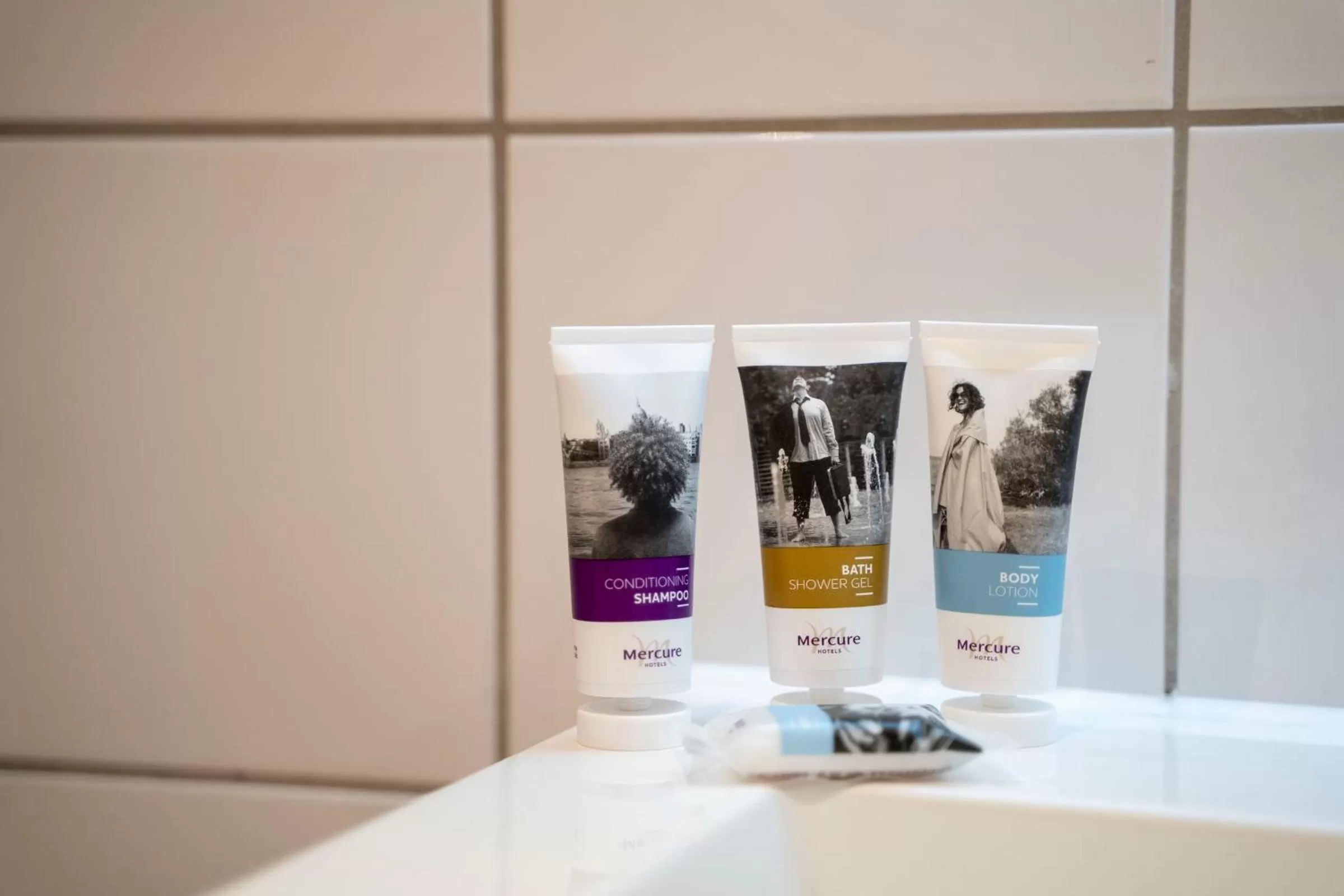 Bathroom in Mercure Cardiff North Hotel