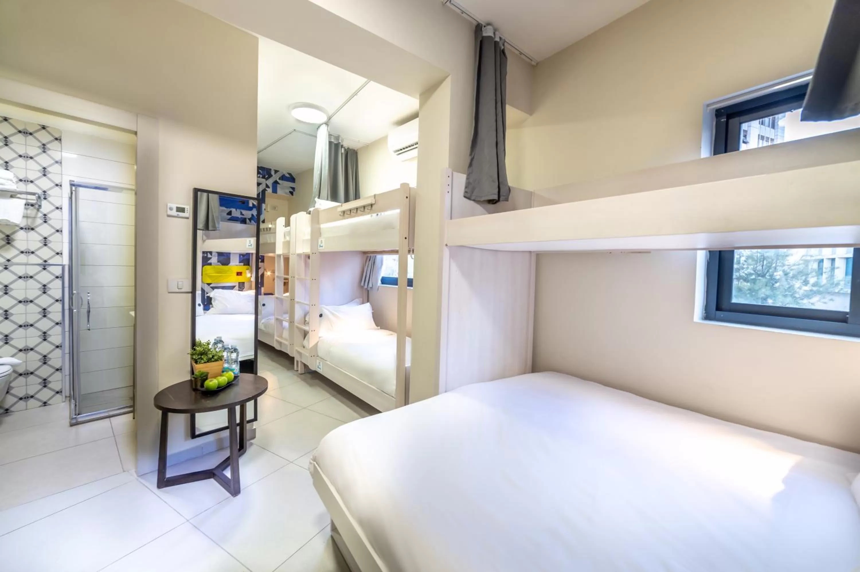 Large Family Room (2 Adults + 4 Children) in Stay Inn Hotel Jerusalem