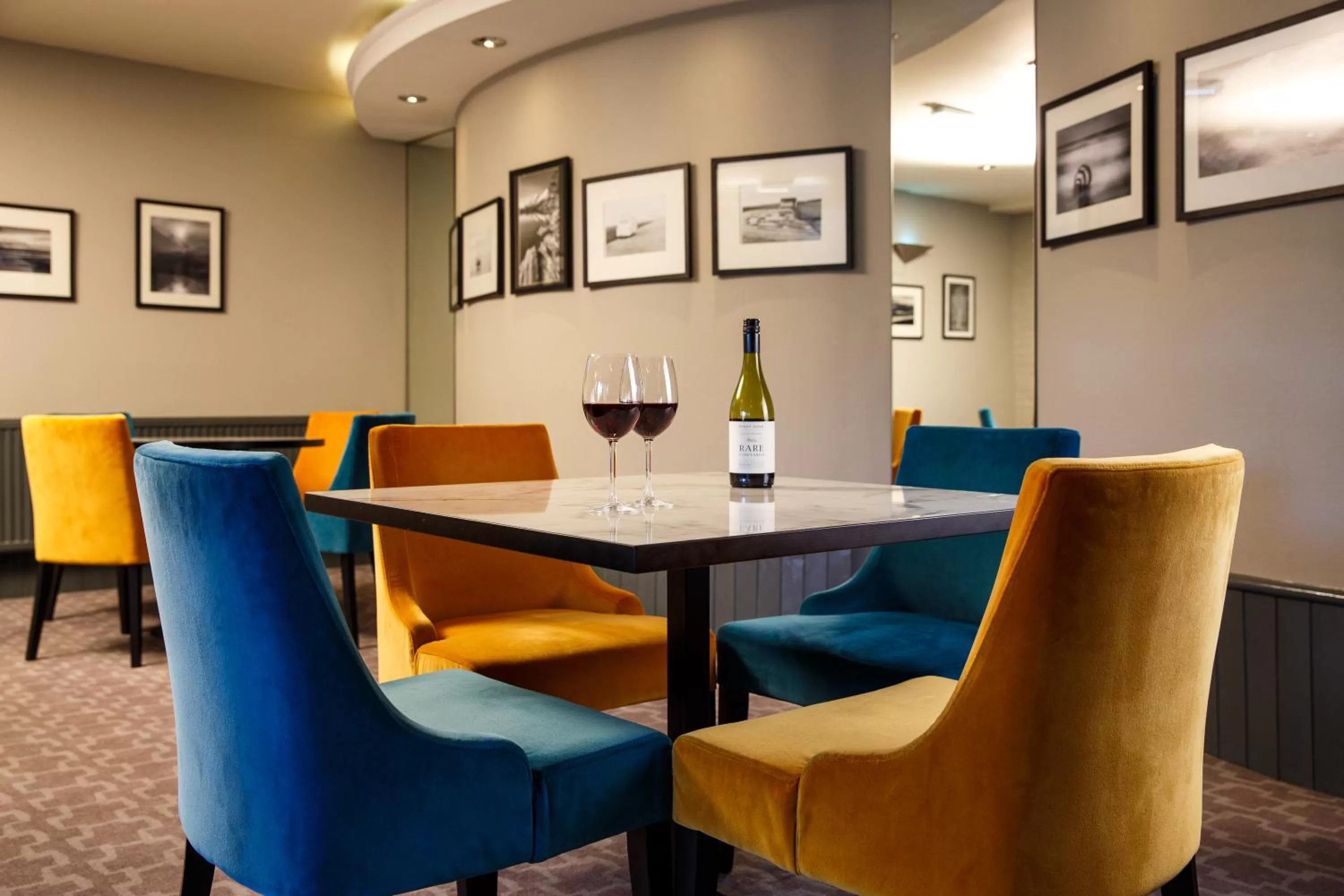 Lounge or bar in Mercure Bolton Georgian House Hotel