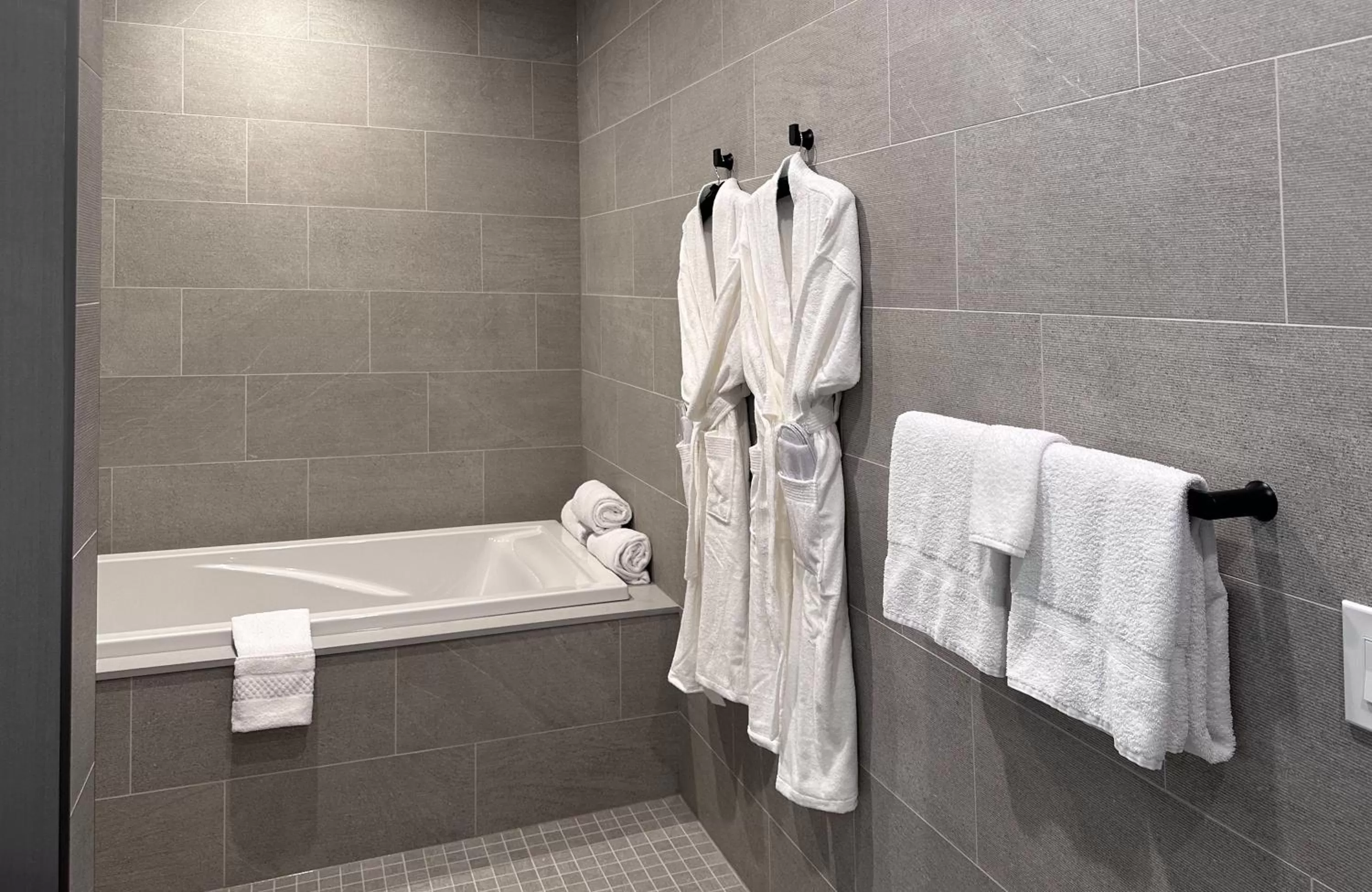 Bathroom in SpringHill Suites by Marriott Chicago Chinatown