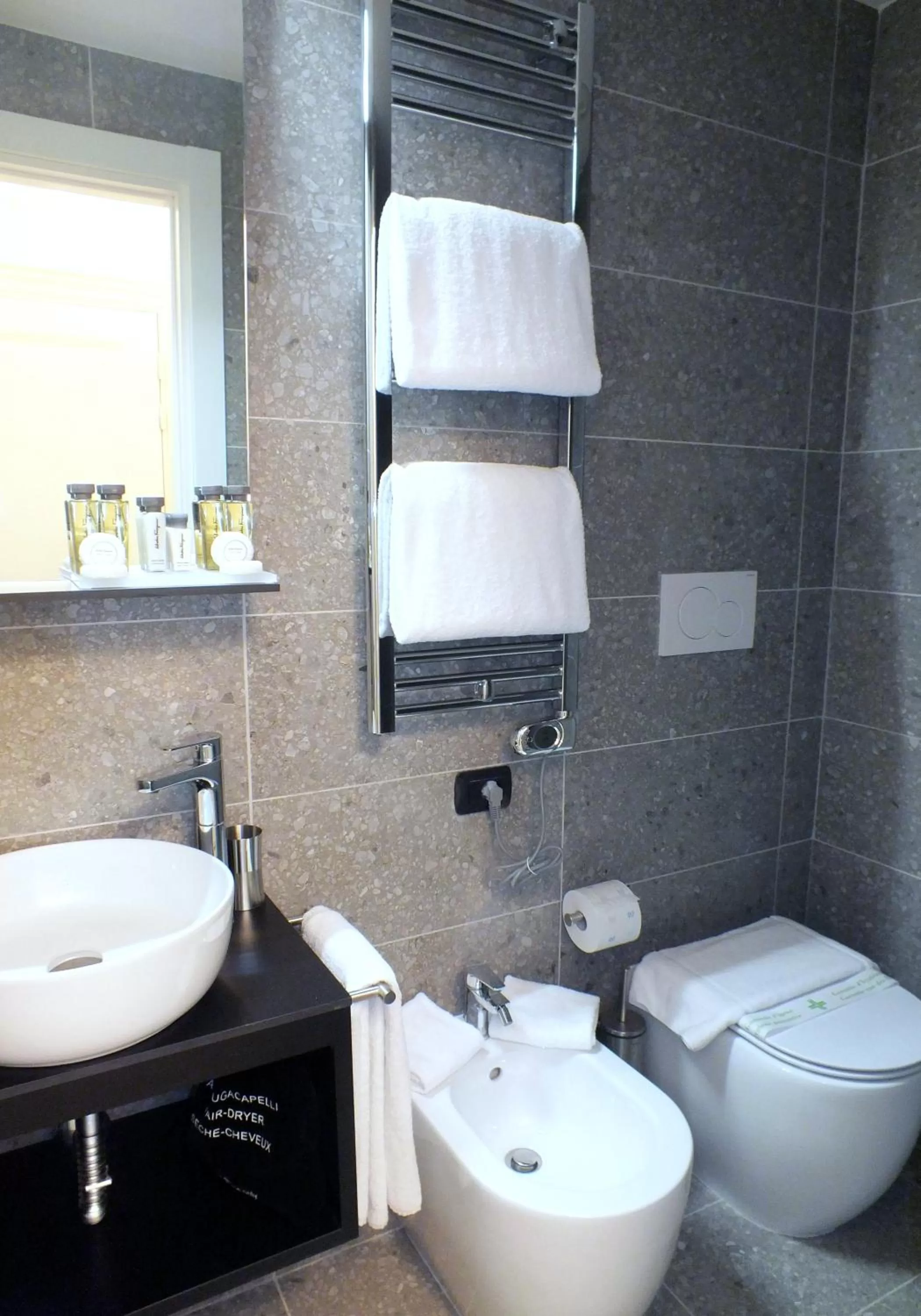 Shower in BB Hotels Smarthotel Derose