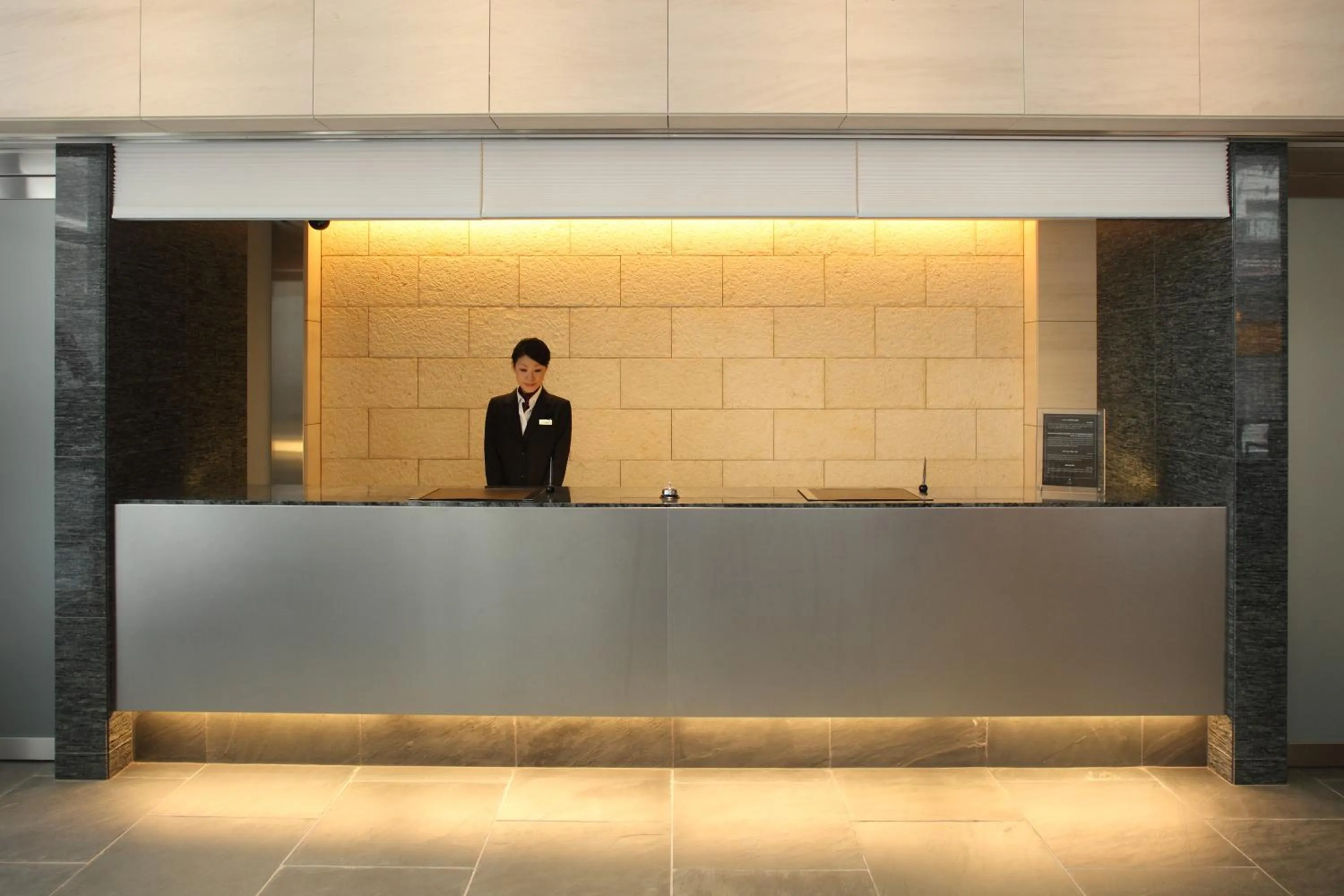 Lobby or reception in Tokyu Stay Kamata - Tokyo Haneda