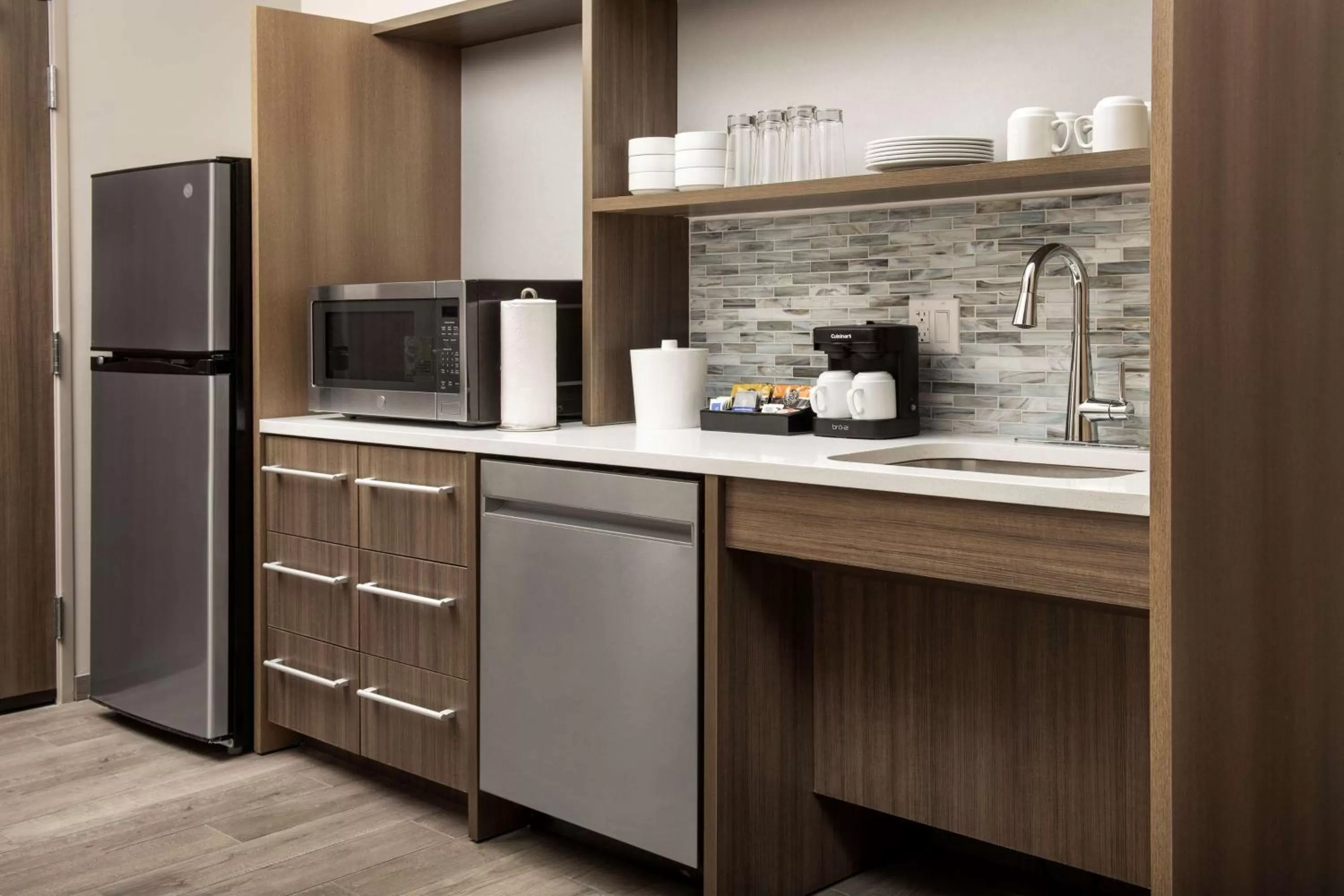 Kitchen or kitchenette in Home2 Suites By Hilton Kenner New Orleans Arpt