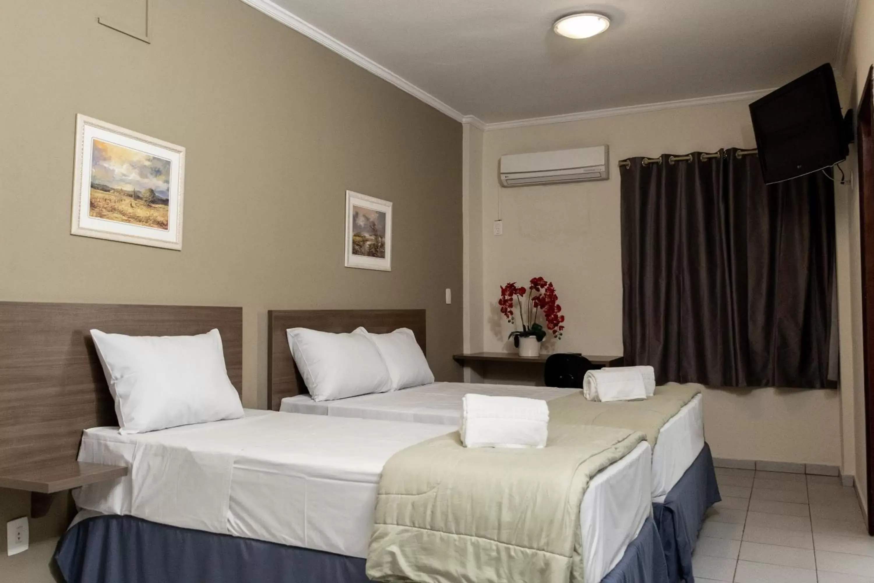 Triple Room - single occupancy in Astor Hotel Triple Room - single occupancy in Astor Hotel