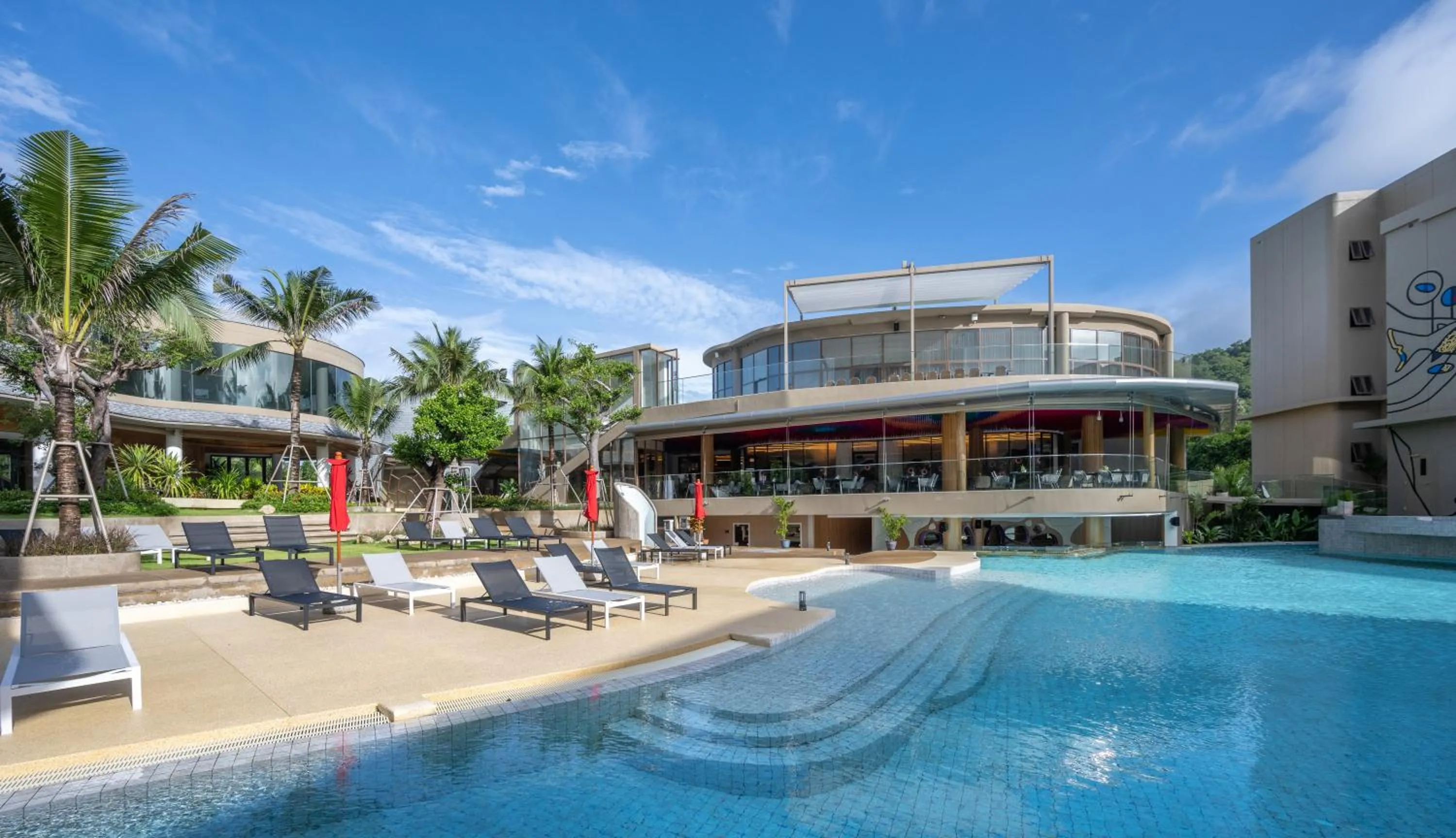 Swimming pool in Metadee Concept Hotel