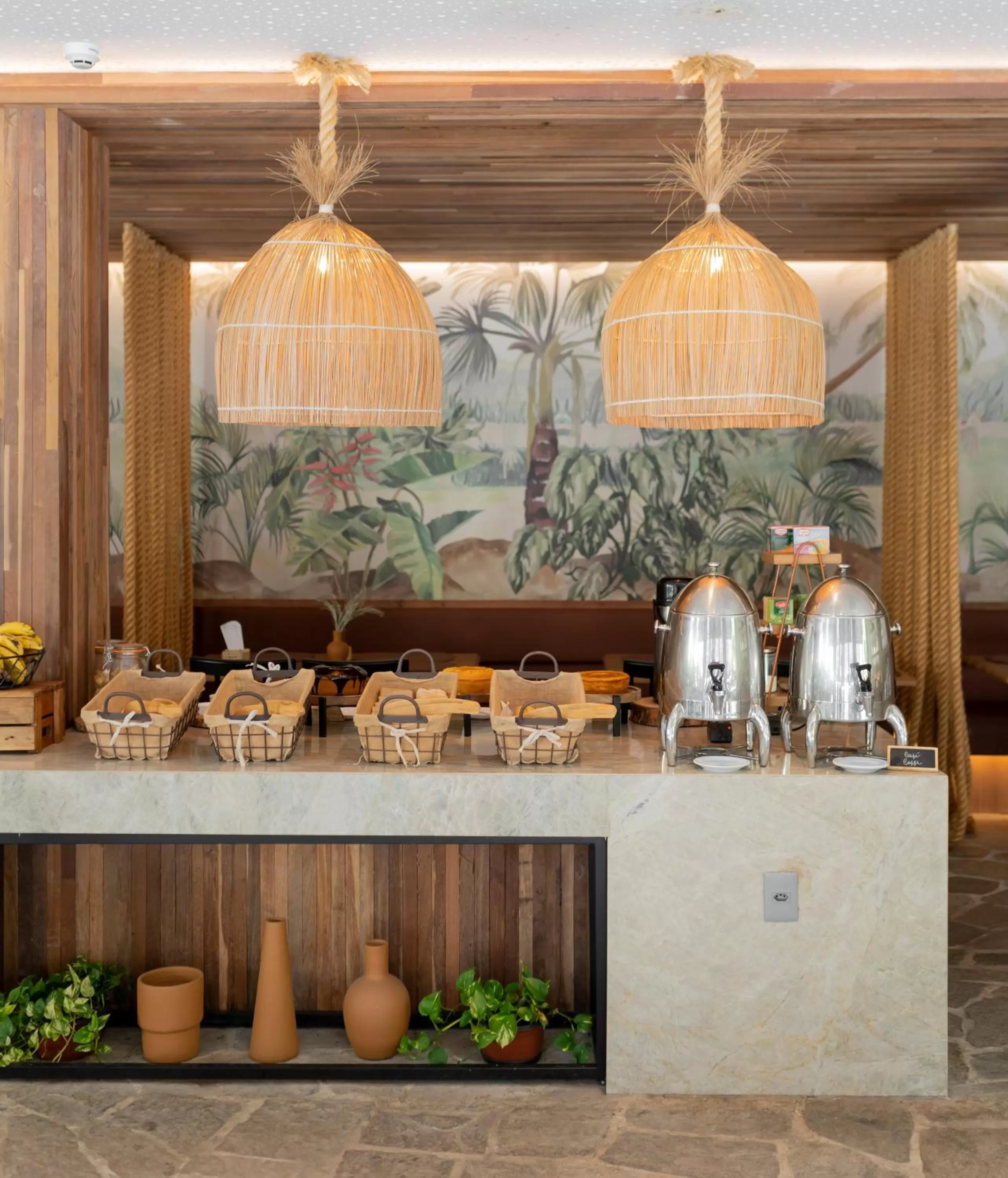 Food and drinks in Pauli Boutique Hotel