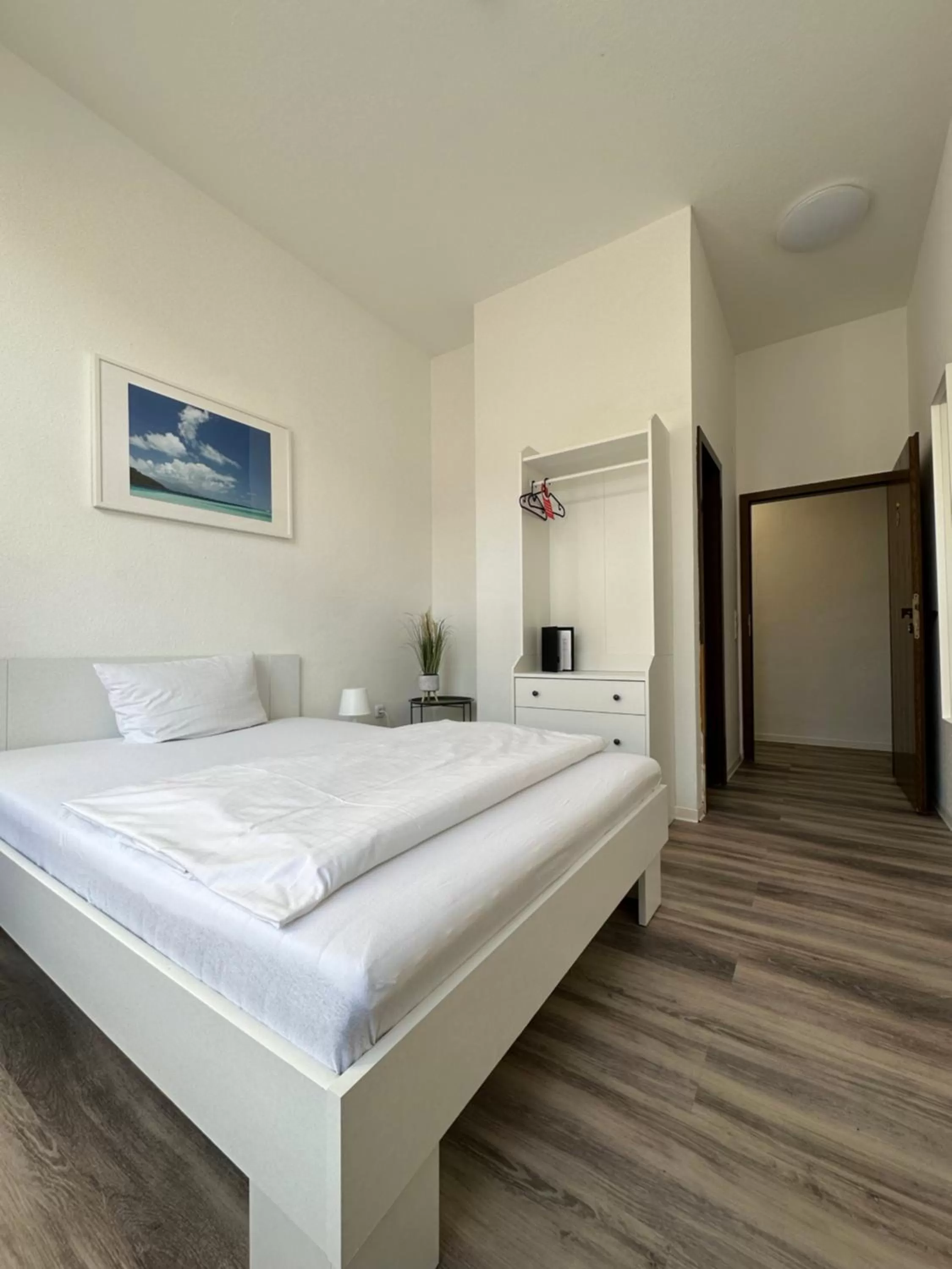 Photo of the whole room, Bed in Hotel Astor